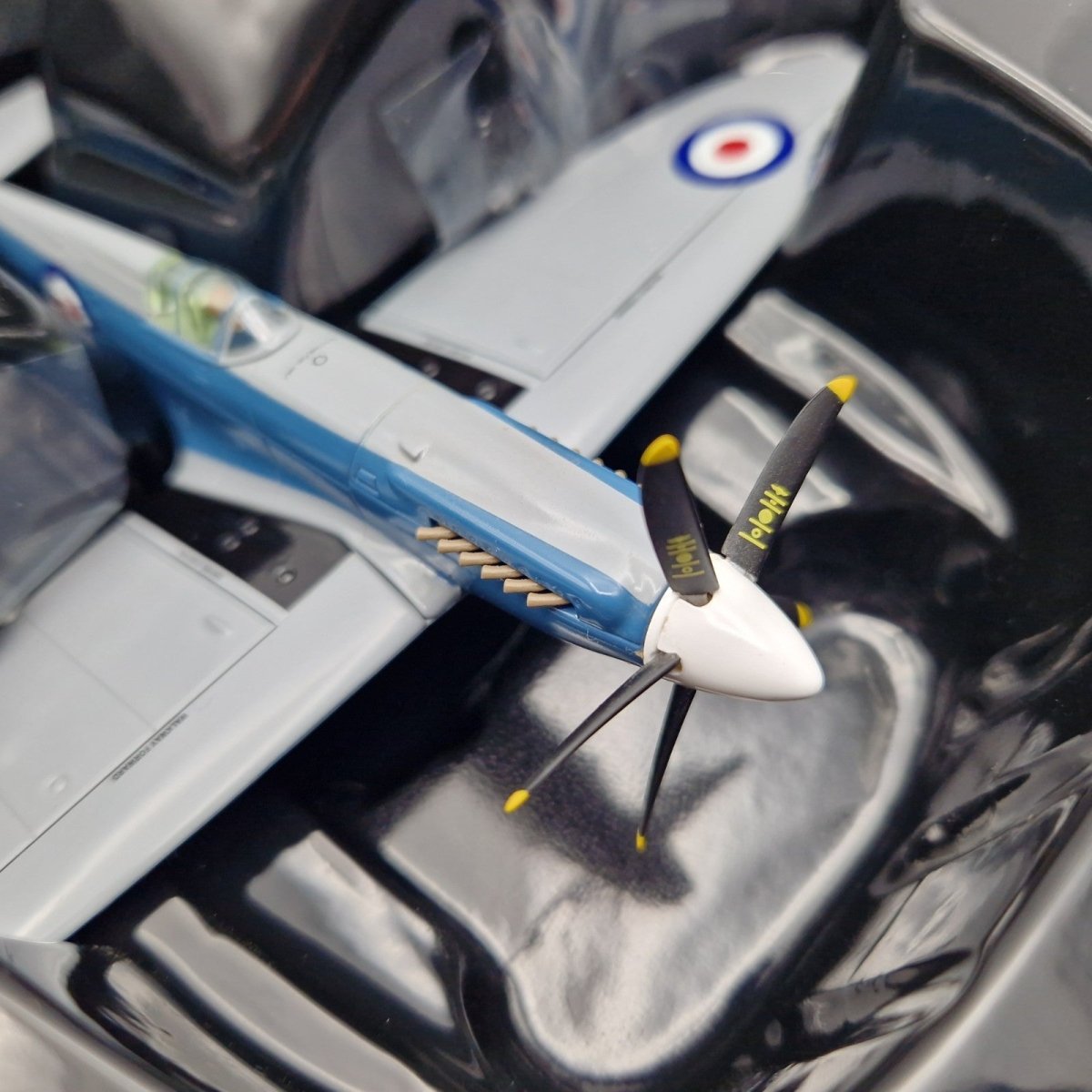 Corgi Aviation Archive 1:72 Spitfire PRXIX 'The Last' AA38704 - Corgi