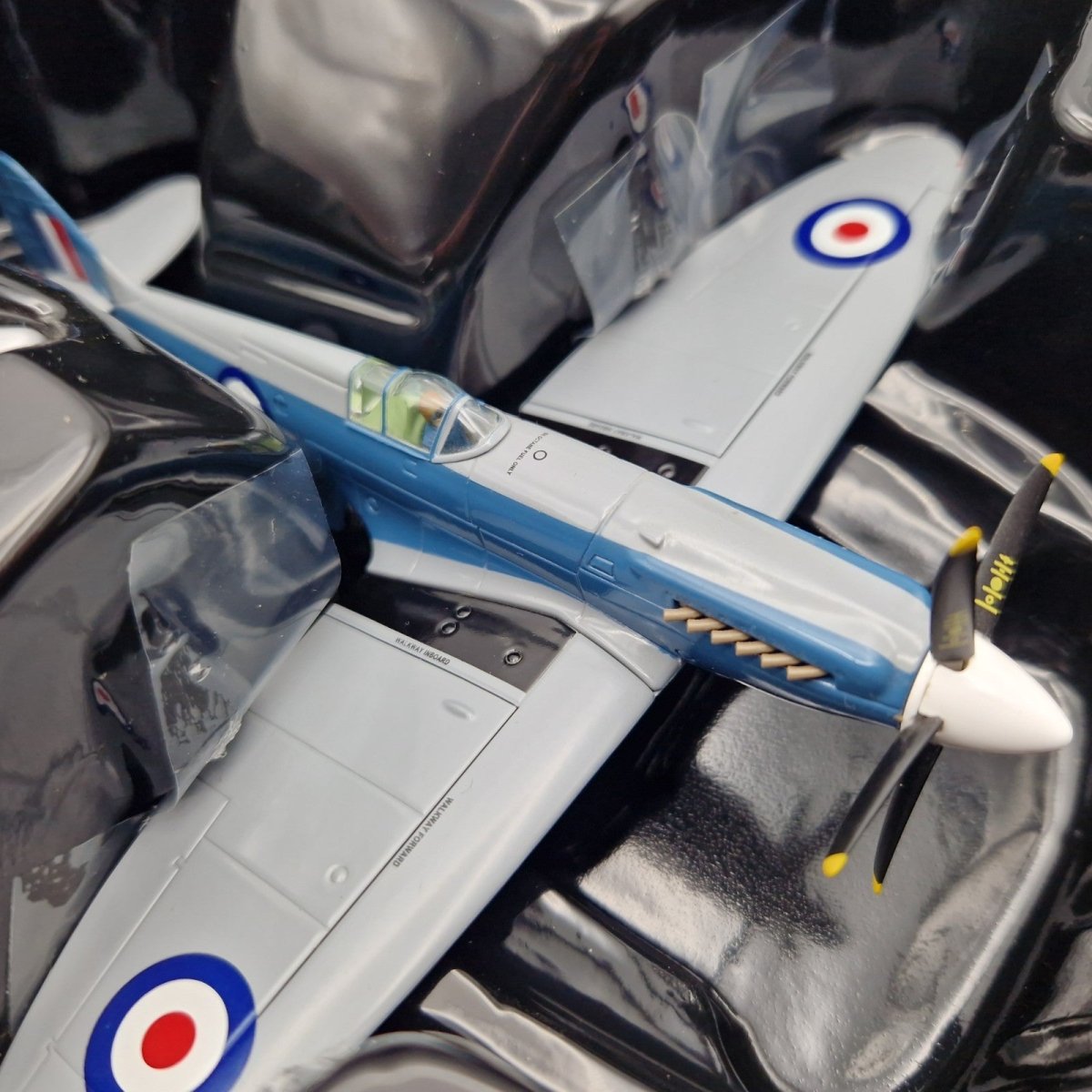 Corgi Aviation Archive 1:72 Spitfire PRXIX 'The Last' AA38704 - Corgi