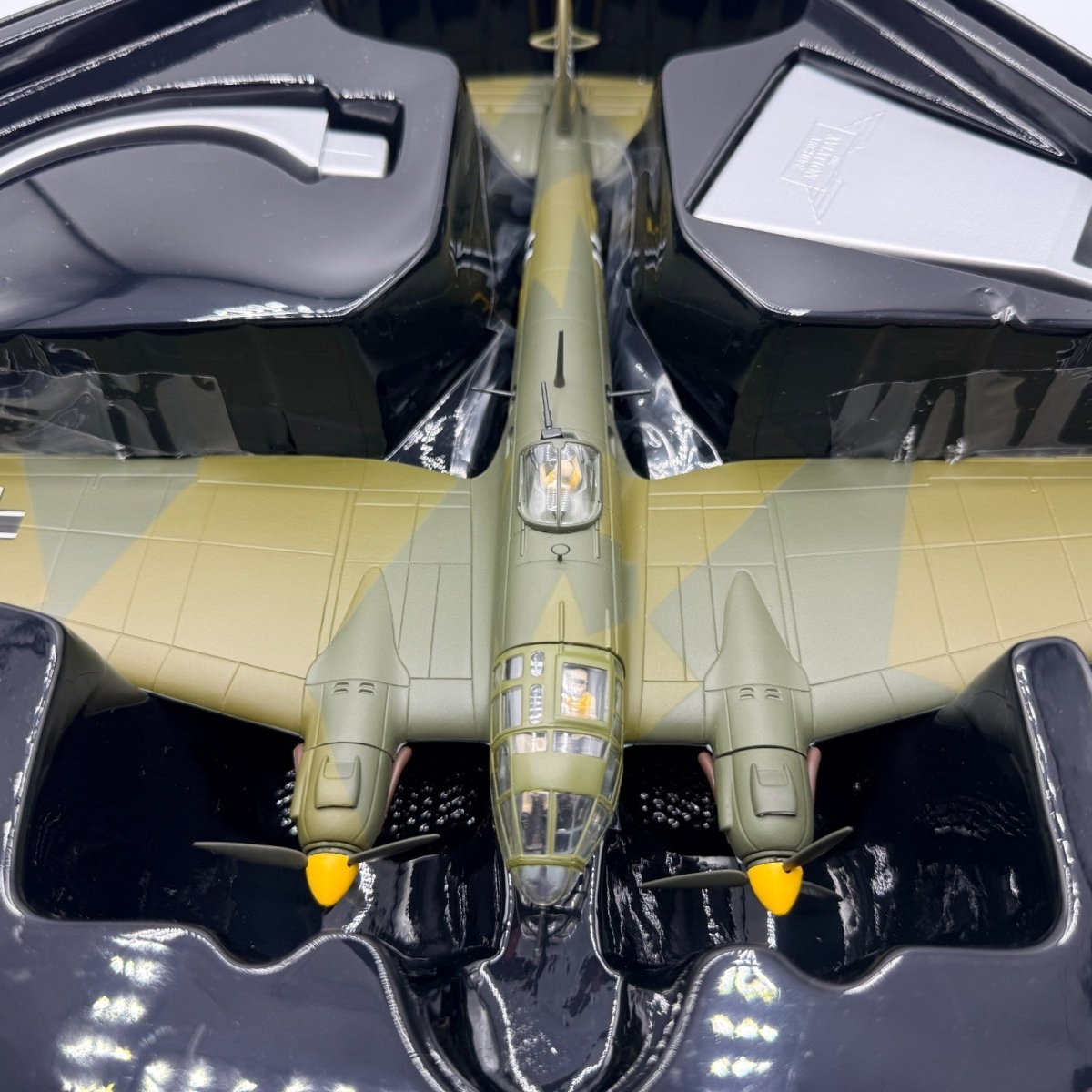 Corgi Aviation Archive AA33711 1:72 Heinkel He - 111 H - 3 KG53 Lille - Nord France - Corgi