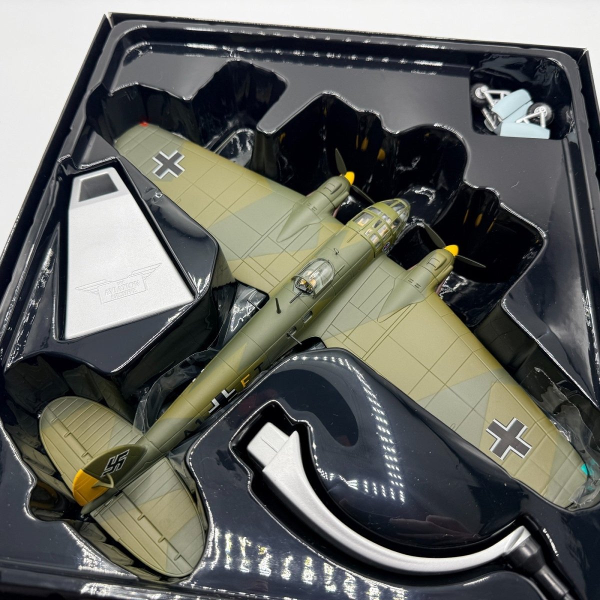 Corgi Aviation Archive AA33711 1:72 Heinkel He - 111 H - 3 KG53 Lille - Nord France - Corgi