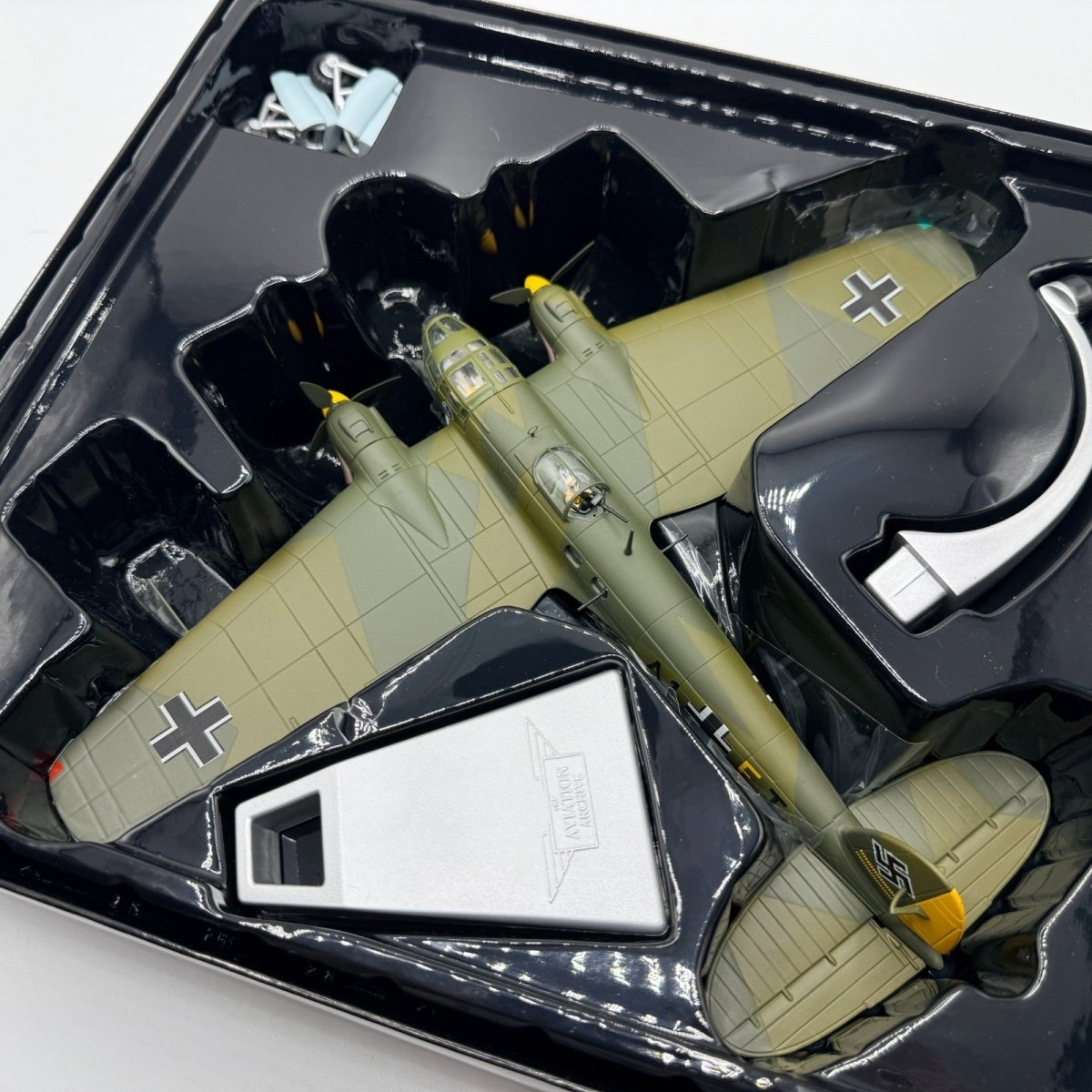 Corgi Aviation Archive AA33711 1:72 Heinkel He - 111 H - 3 KG53 Lille - Nord France - Corgi
