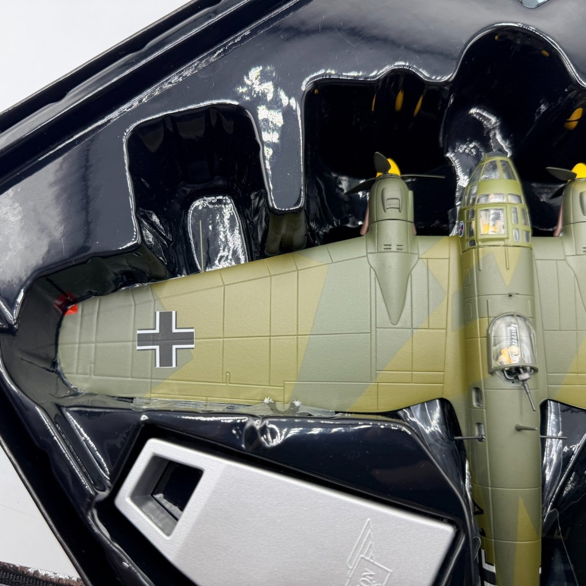 Corgi Aviation Archive AA33711 1:72 Heinkel He - 111 H - 3 KG53 Lille - Nord France - Corgi