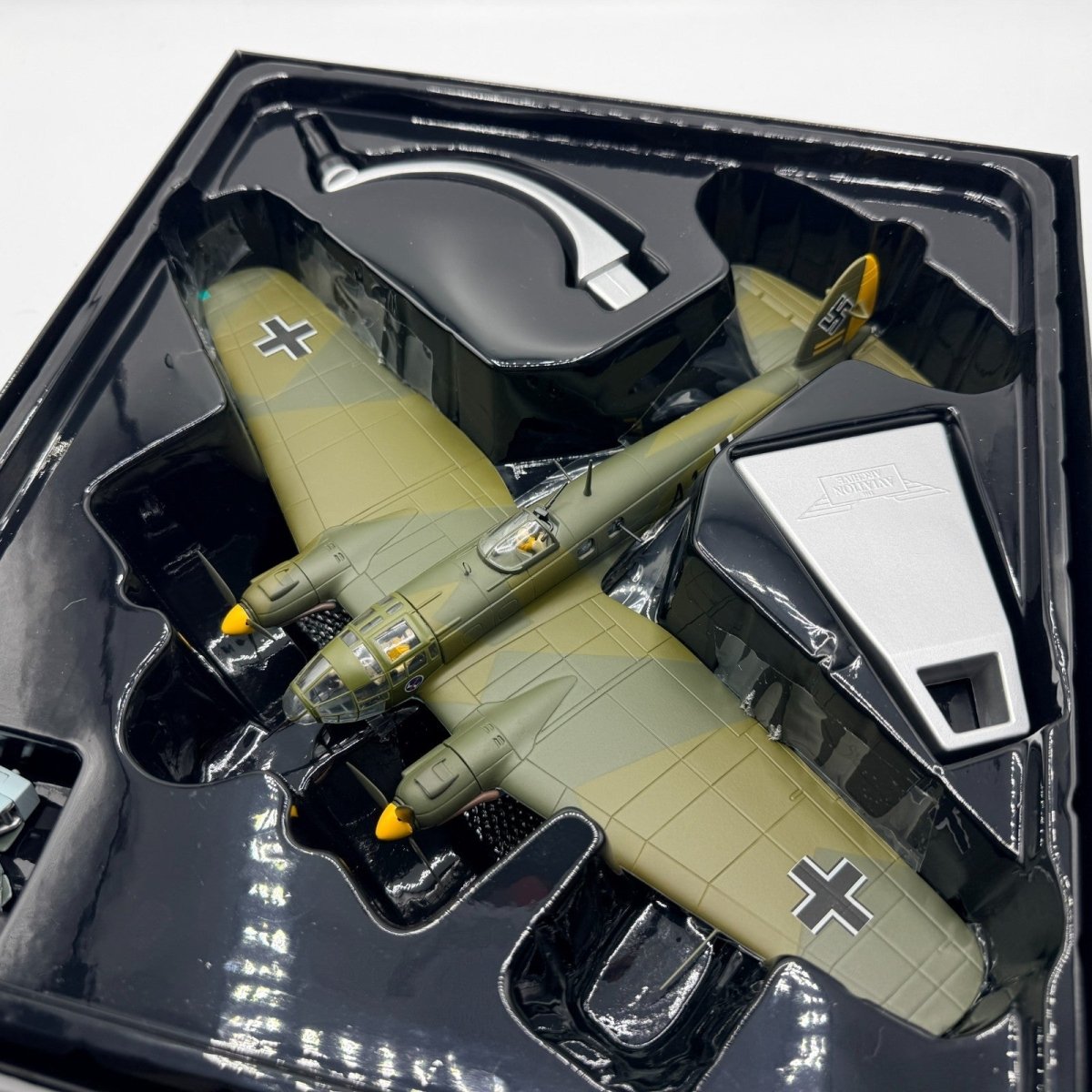Corgi Aviation Archive AA33711 1:72 Heinkel He - 111 H - 3 KG53 Lille - Nord France - Corgi