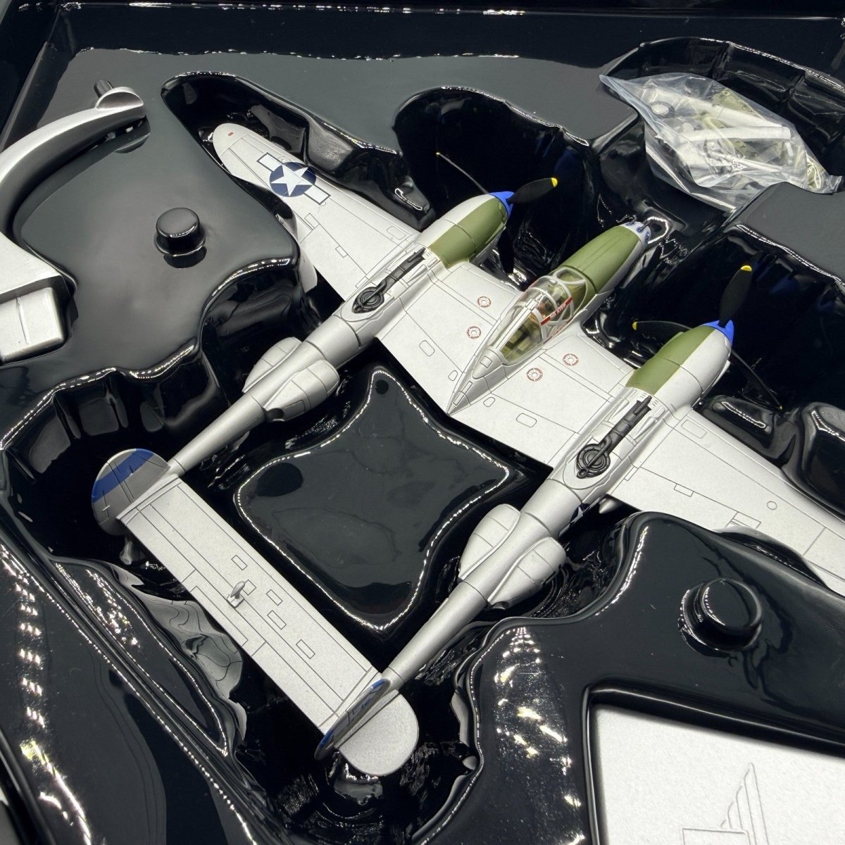 Corgi Aviation Archive AA36607 1:72 P - 38J Lightning 14th FG Triolo Italy 1944 - Corgi