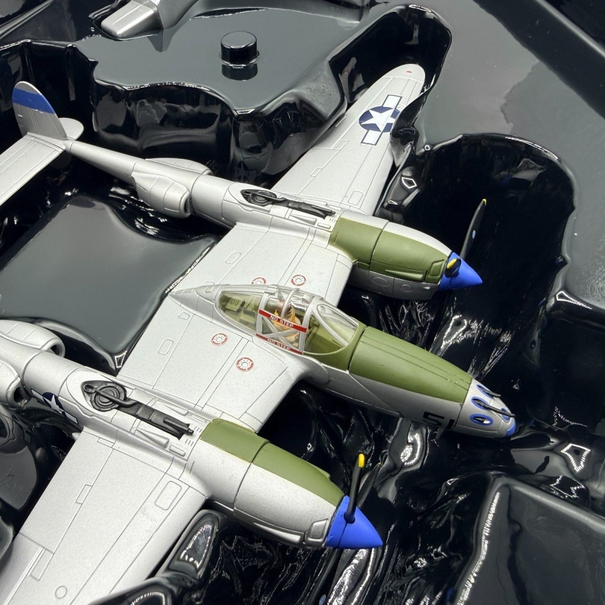 Corgi Aviation Archive AA36607 1:72 P - 38J Lightning 14th FG Triolo Italy 1944 - Corgi