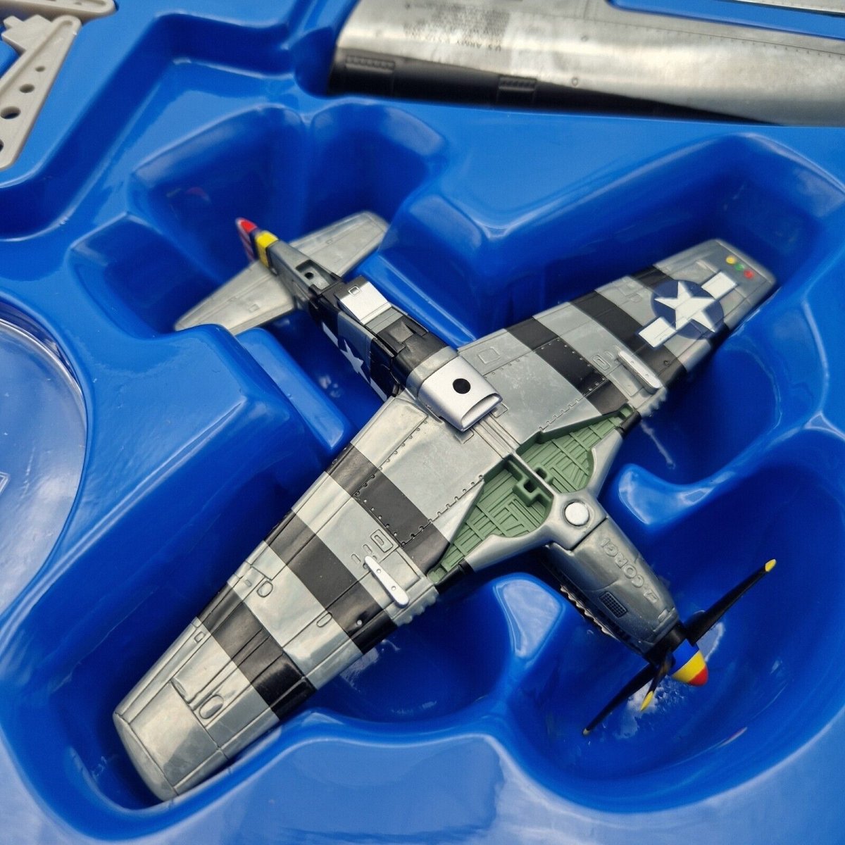 Corgi Aviation Nose Art P - 51K Mustang "Mrs Bonnie"le Shima 1945 US32213 -