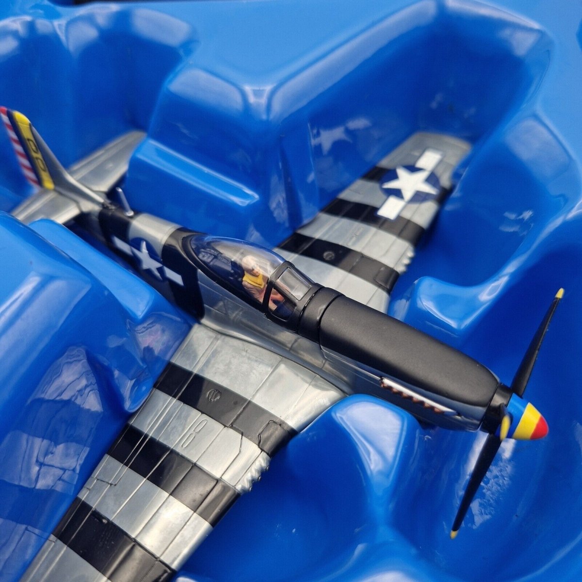 Corgi Aviation Nose Art P - 51K Mustang "Mrs Bonnie"le Shima 1945 US32213 -