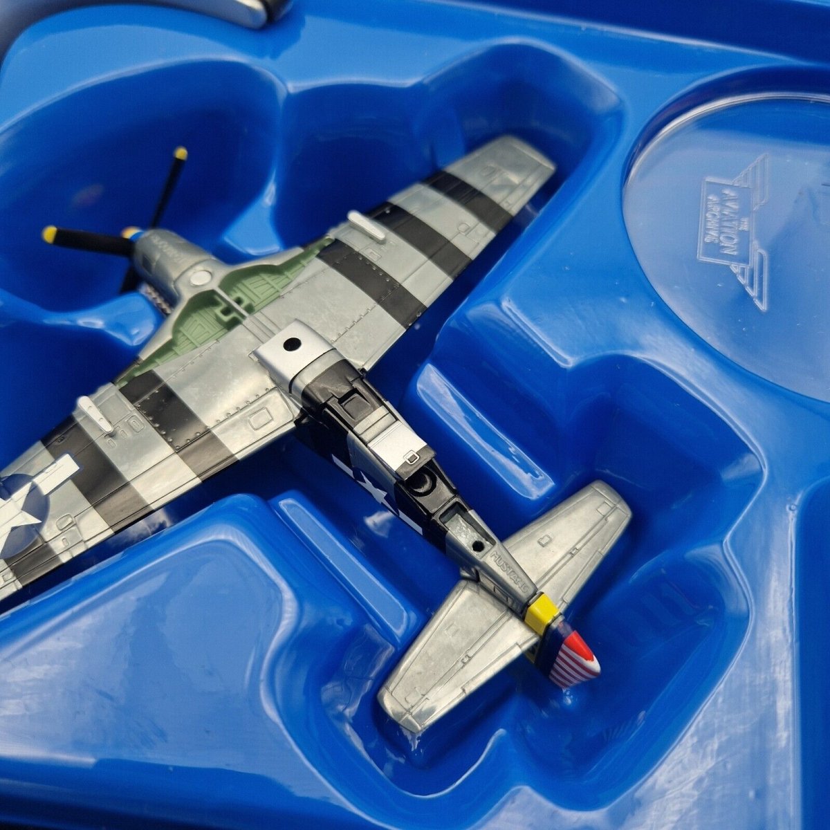 Corgi Aviation Nose Art P - 51K Mustang "Mrs Bonnie"le Shima 1945 US32213 -