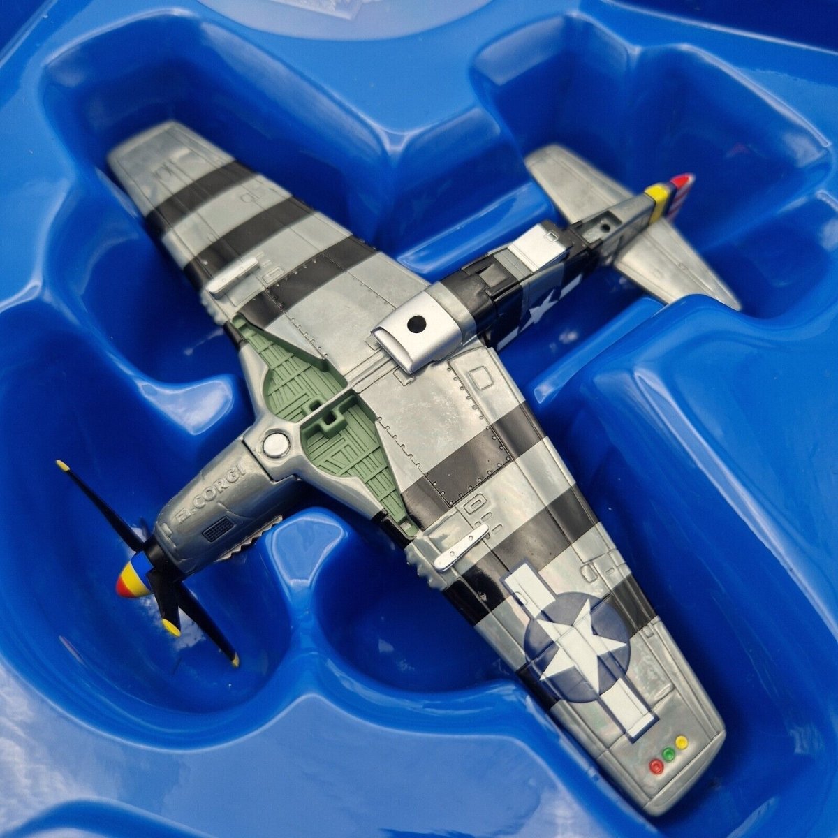 Corgi Aviation Nose Art P - 51K Mustang "Mrs Bonnie"le Shima 1945 US32213 -