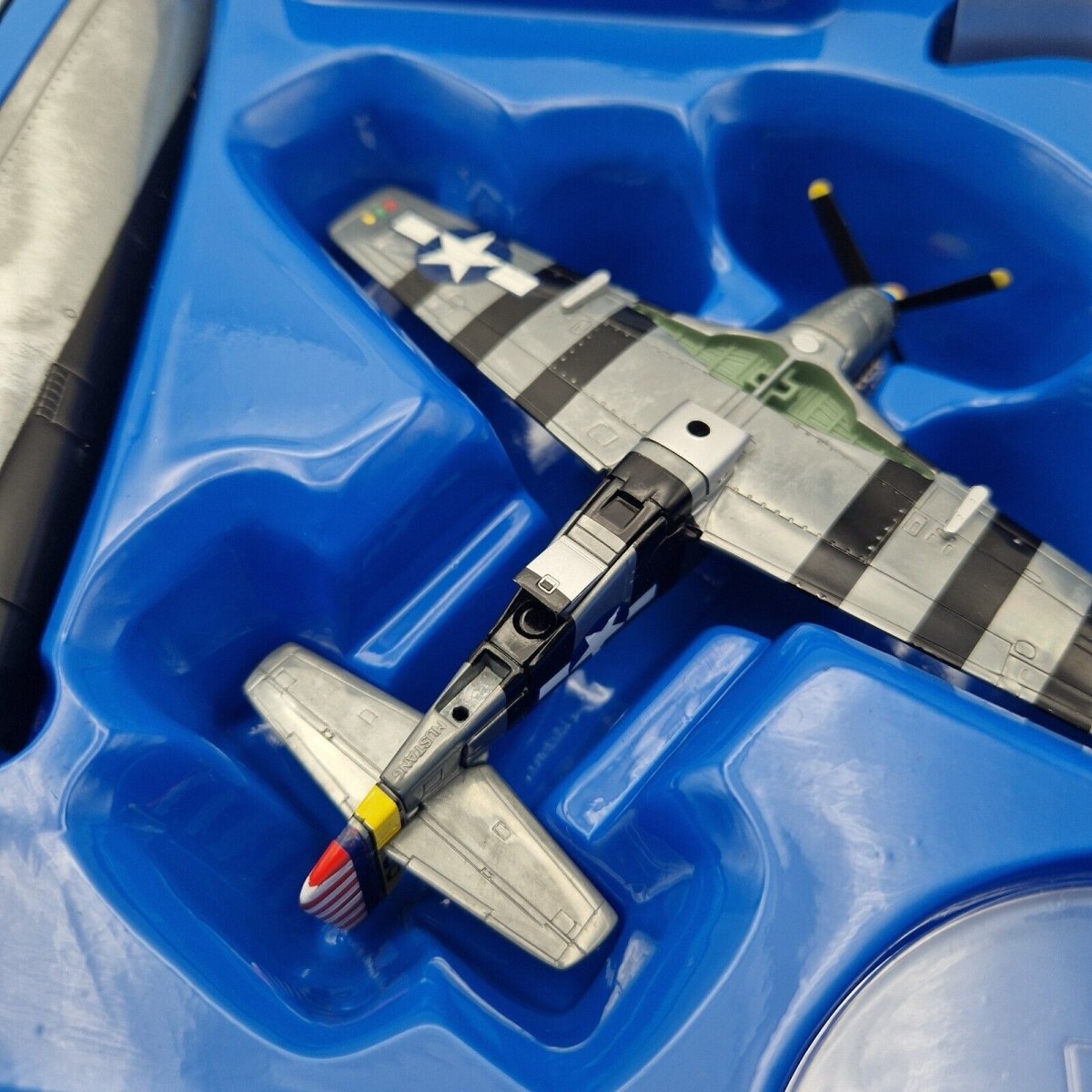 Corgi Aviation Nose Art P - 51K Mustang "Mrs Bonnie"le Shima 1945 US32213 -
