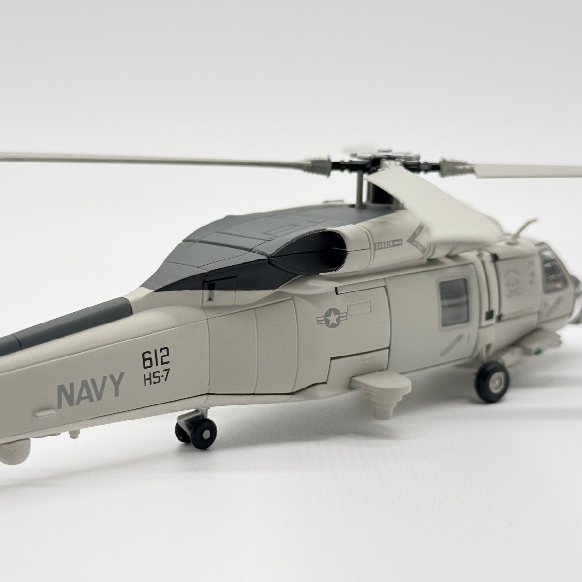 Corgi Aviation US35906 1:72 Sikorsky SH - 60F Ocean Hawk HS - 7 Dusty Dogs - Corgi