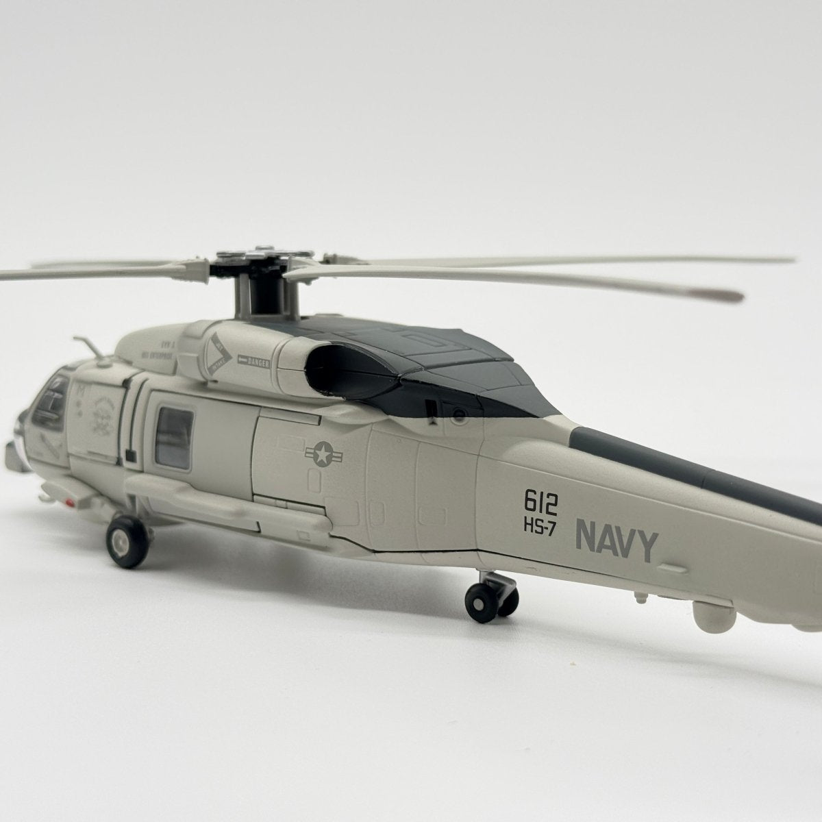 Corgi Aviation US35906 1:72 Sikorsky SH - 60F Ocean Hawk HS - 7 Dusty Dogs - Corgi