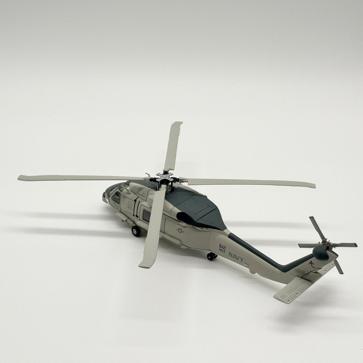 Corgi Aviation US35906 1:72 Sikorsky SH - 60F Ocean Hawk HS - 7 Dusty Dogs - Corgi