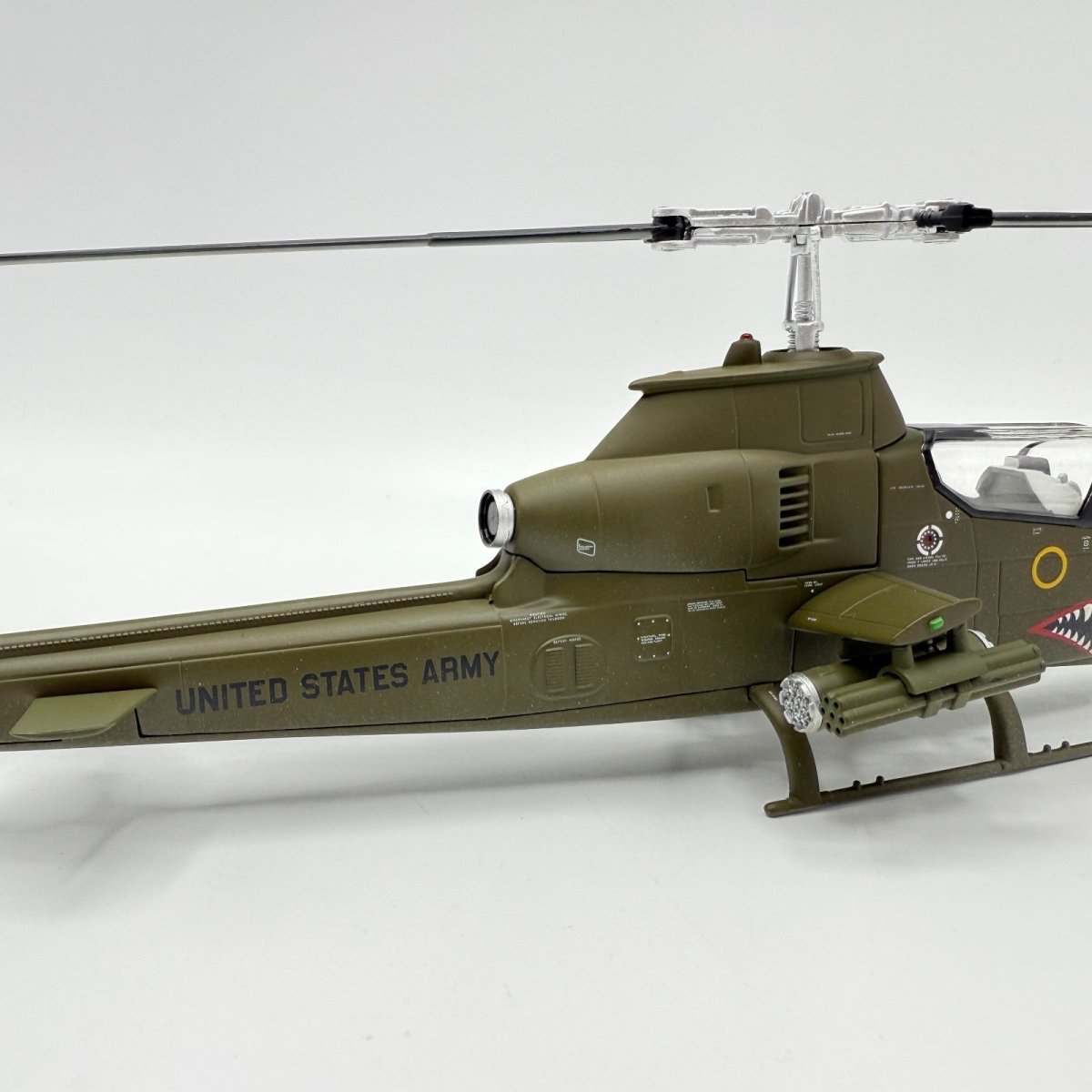 Corgi Aviation US51205 1:48 AH - 1G Cobra Helicopter "The Crystal Ship" Vietnam - Corgi