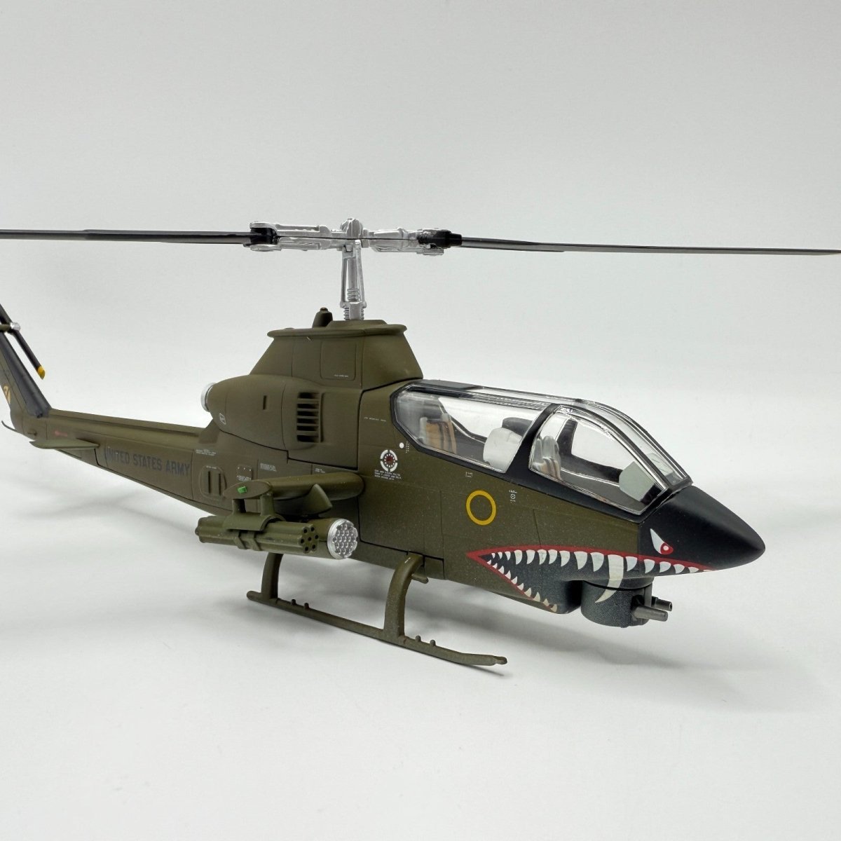 Corgi Aviation US51205 1:48 AH - 1G Cobra Helicopter "The Crystal Ship" Vietnam - Corgi