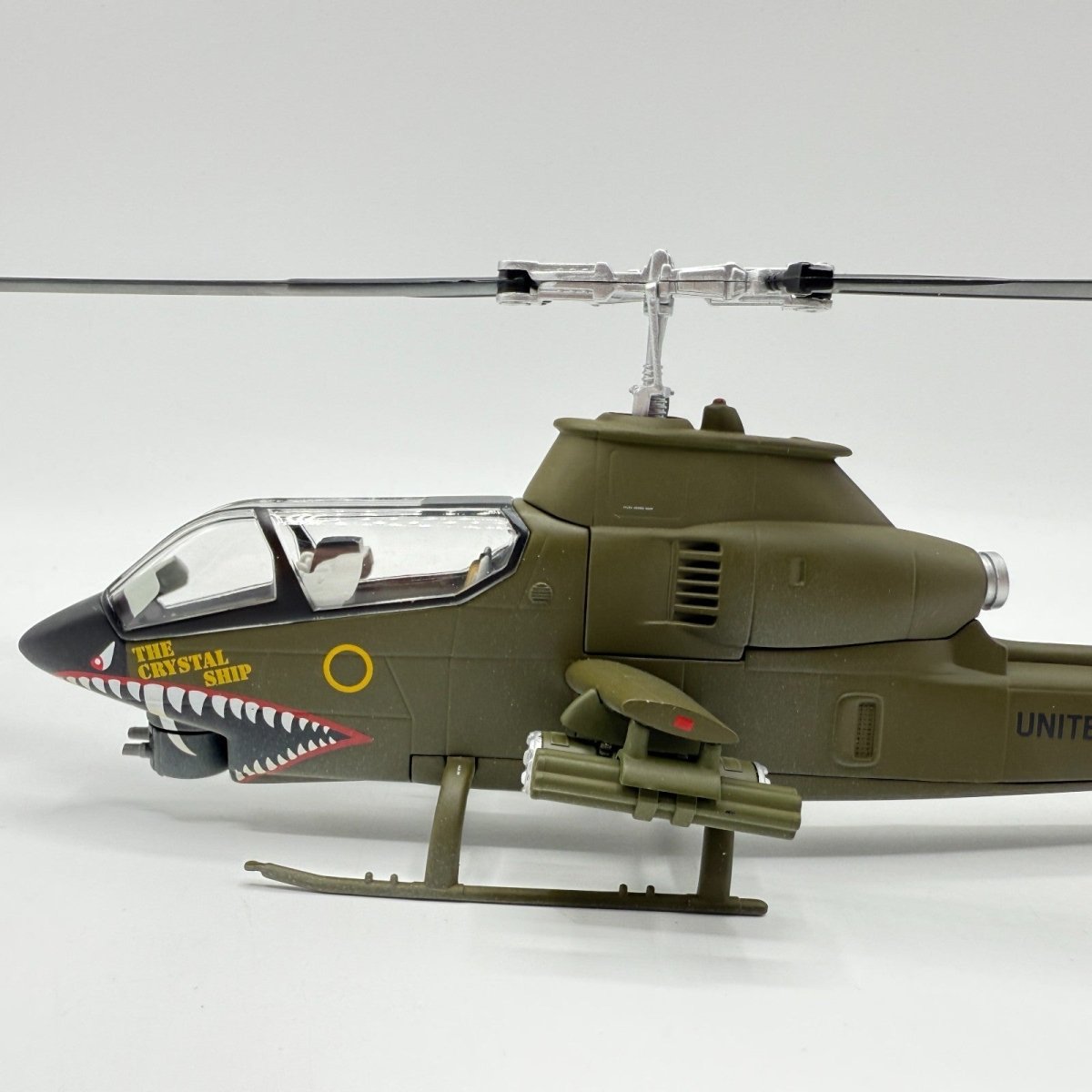 Corgi Aviation US51205 1:48 AH - 1G Cobra Helicopter "The Crystal Ship" Vietnam - Corgi