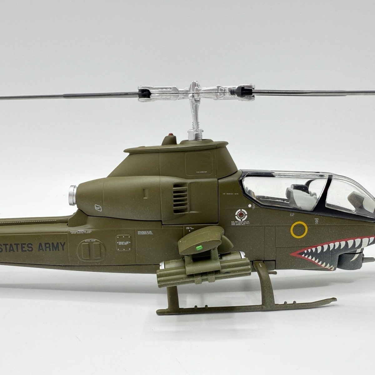 Corgi Aviation US51205 1:48 AH - 1G Cobra Helicopter "The Crystal Ship" Vietnam - Corgi