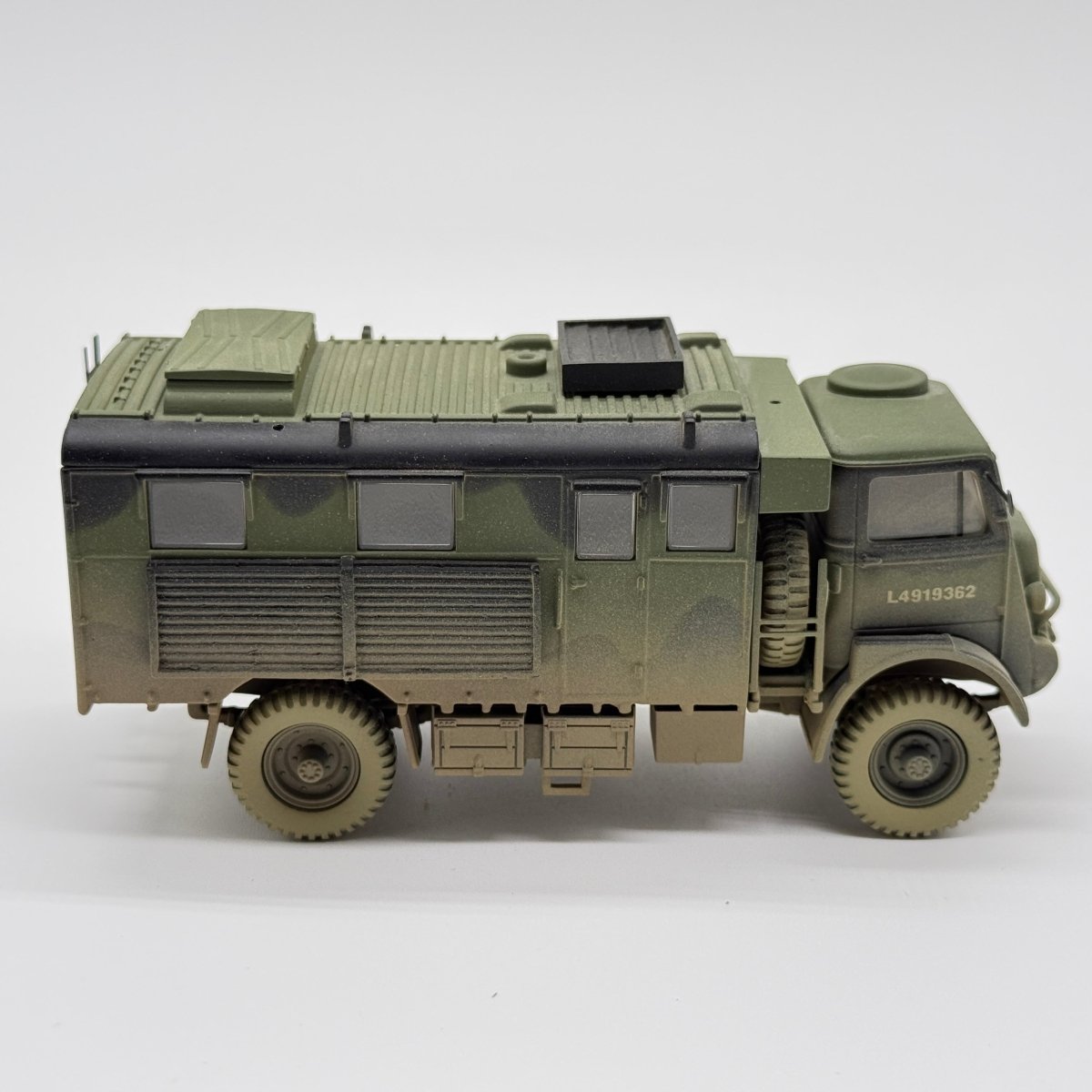 Corgi CC60306 1:50 Bedford QLR Wireless Body British Army 1945 - Corgi