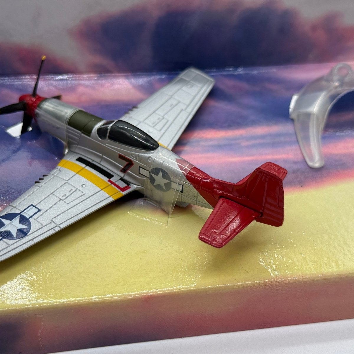 Corgi CS90017 1:110 North American P-51D Mustang Bunnie Roscoe Brown Tuskegee Airmen Italy 1945 - Corgi