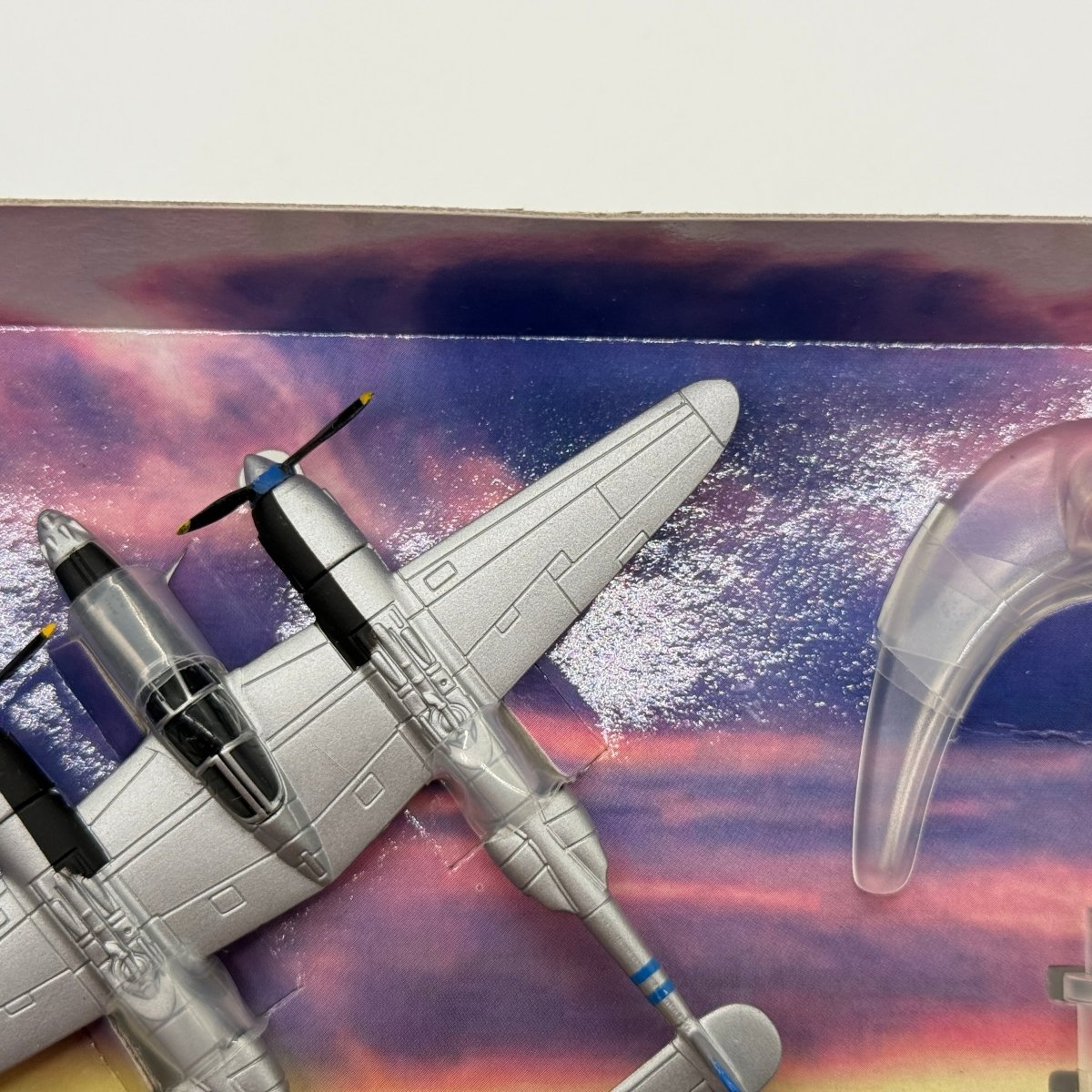Corgi CS90021 1:147 Lockheed P-38J Lightning Little Eva 433rd FS 475th FG Calvin Wire WWII - Corgi