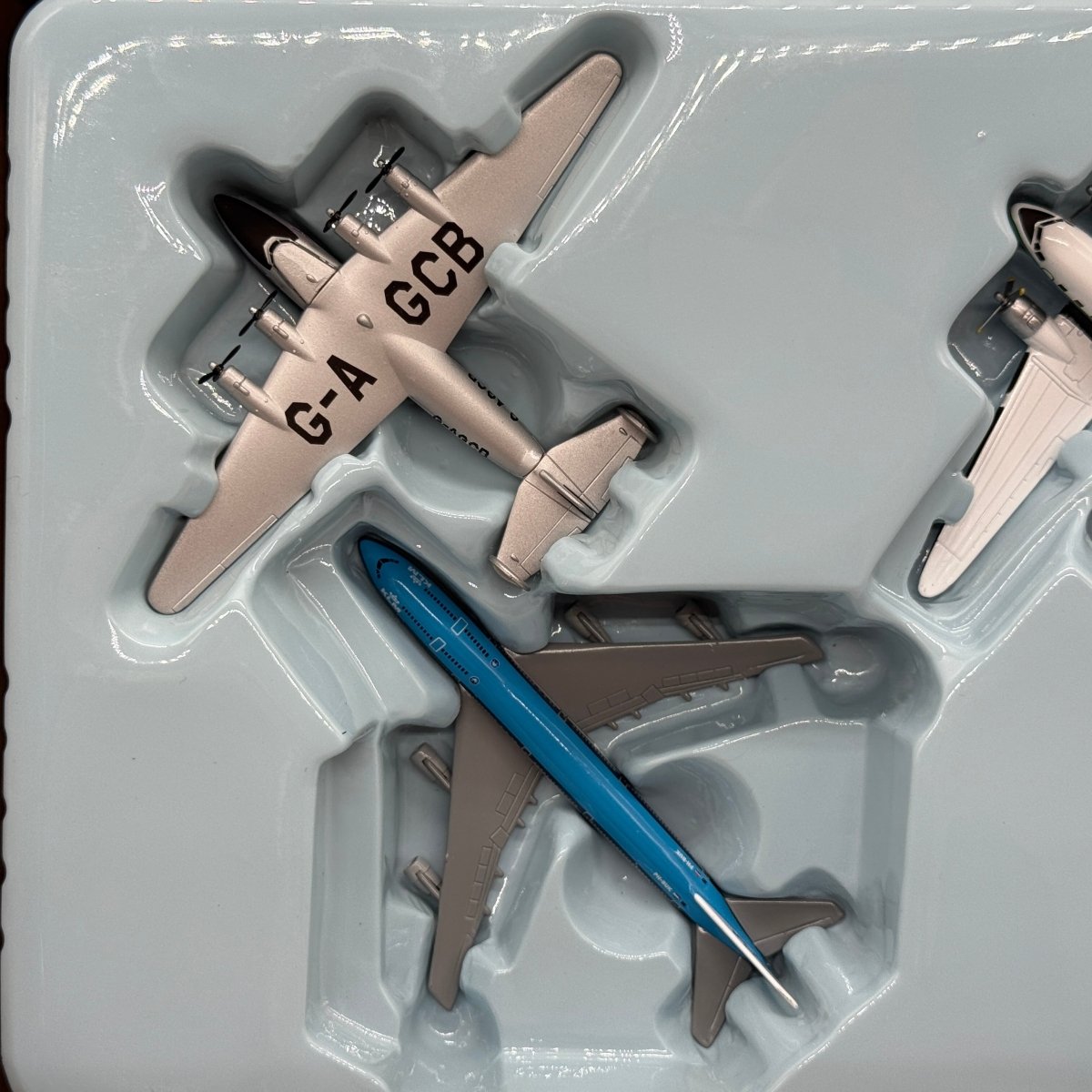 Corgi CSCA13004 100 Years of Flight Global Traveller Dakota Boeing Clipper 747 Jumbo Jet Concorde 4-Piece Set - Corgi