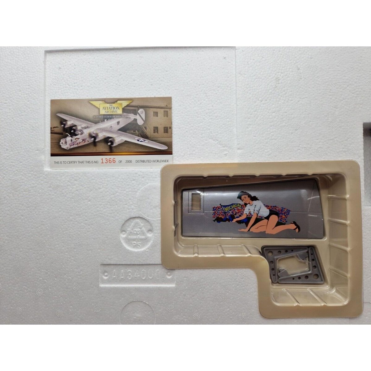 Corgi Aviation Archive 1:72 Nose Art B - 24J Liberator "Michigan" US34011 - Corgi