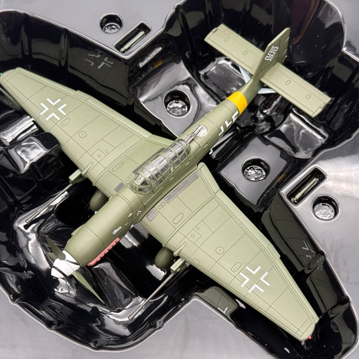 Corgi PR99407 1:72 Junkers Ju 87G-1 Stuka Luftwaffe Anti-Tank Section Briansk USSR April 1943 - Corgi