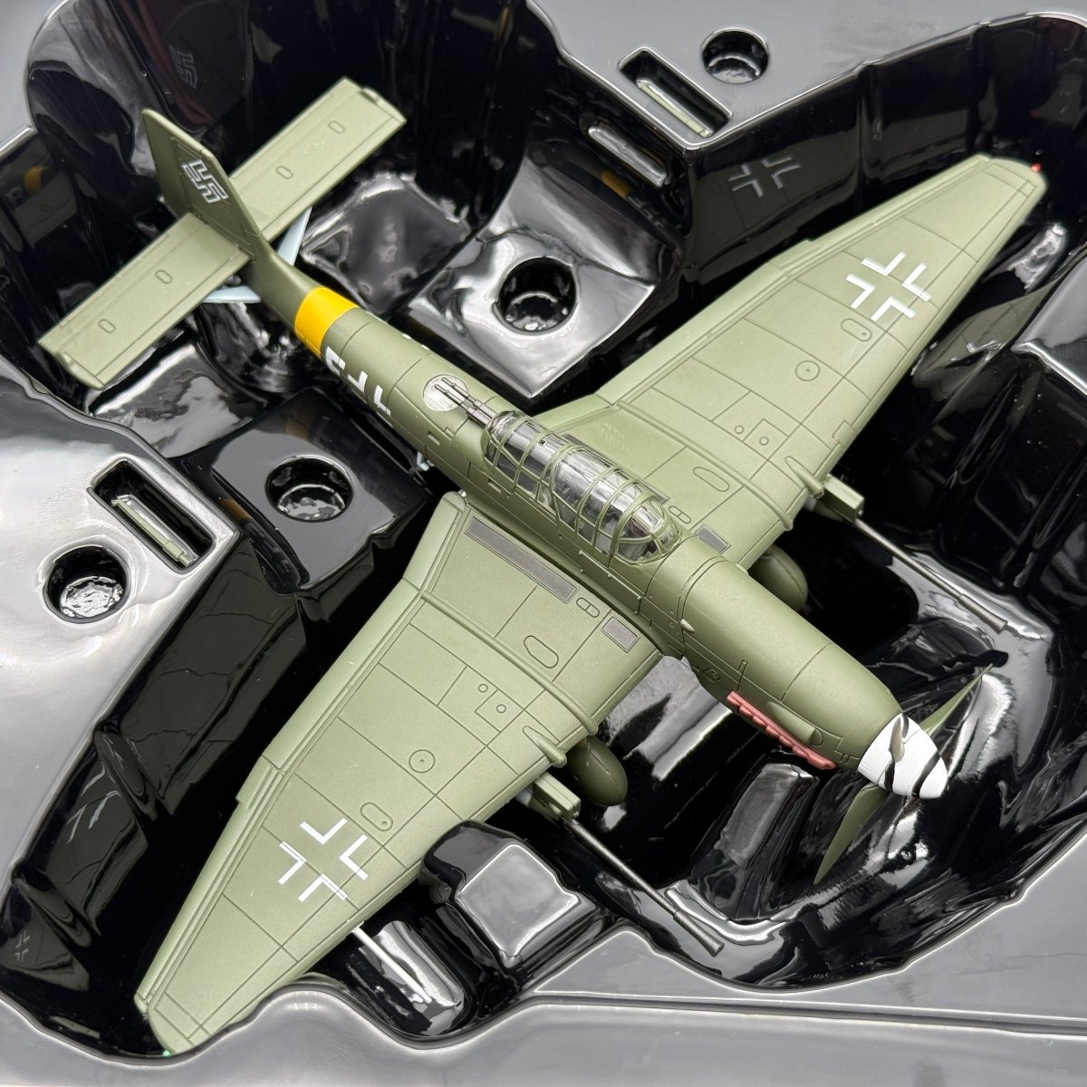 Corgi PR99407 1:72 Junkers Ju 87G-1 Stuka Luftwaffe Anti-Tank Section Briansk USSR April 1943 - Corgi
