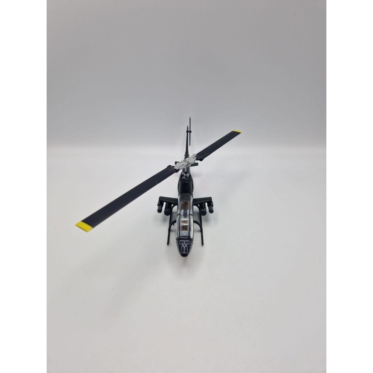 Corgi Unsung Heroes 1:48 AH - 1G Huey Cobra Attack Helicopter USMC US51202 - Corgi