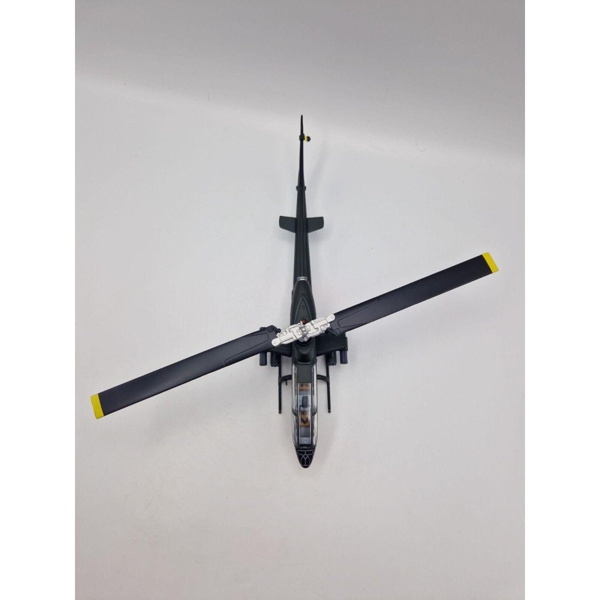 Corgi Unsung Heroes 1:48 AH - 1G Huey Cobra Attack Helicopter USMC US51202 - Corgi