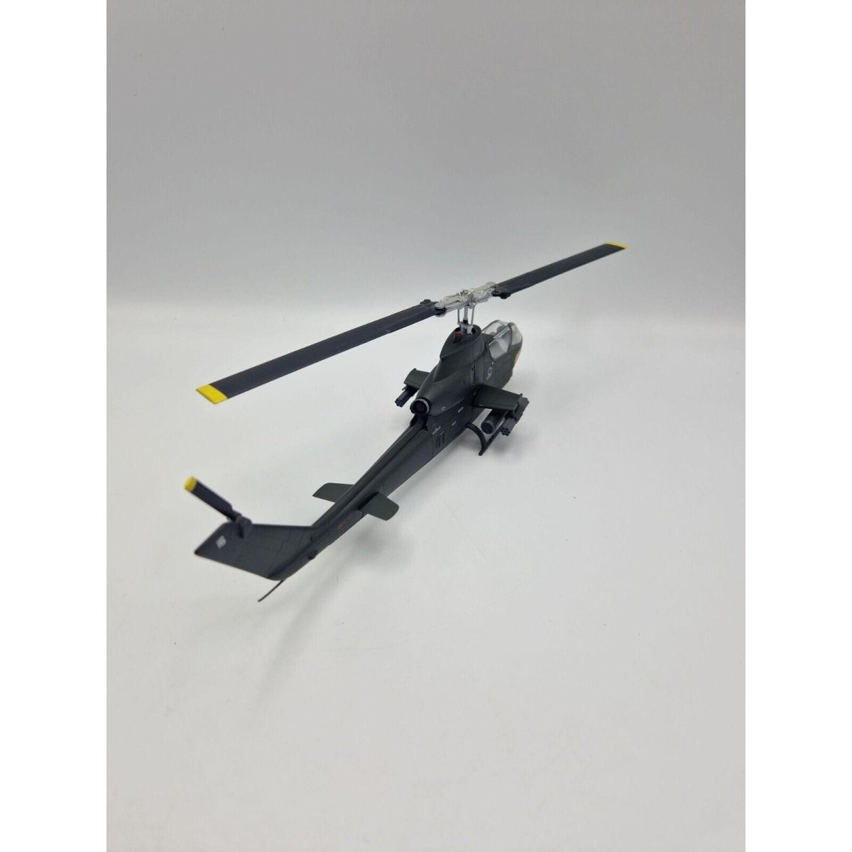 Corgi Unsung Heroes 1:48 AH - 1G Huey Cobra Attack Helicopter USMC US51202 - Corgi