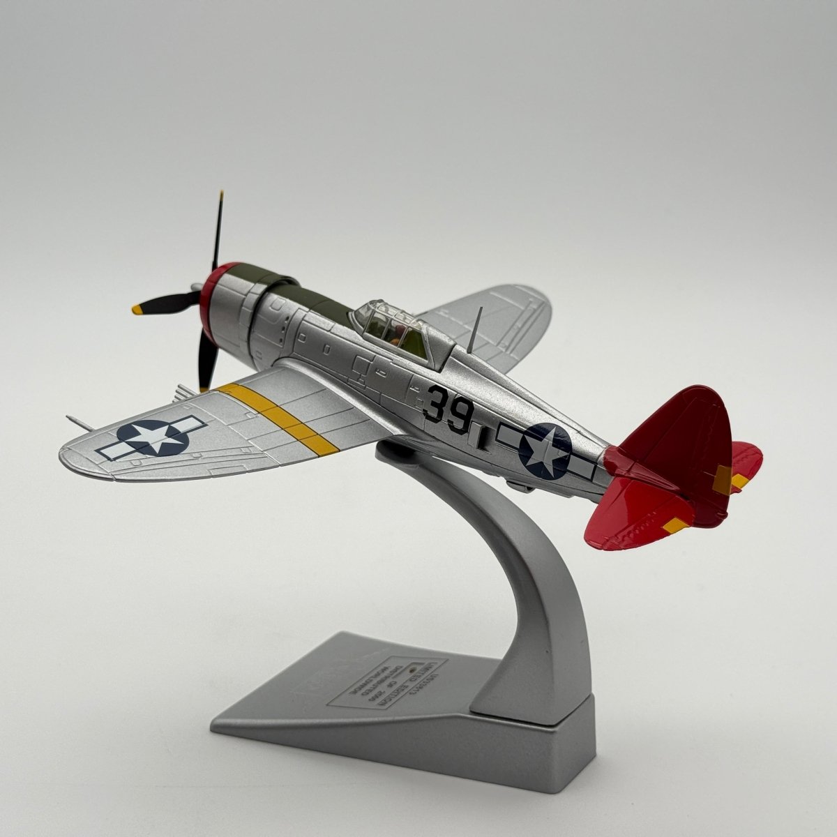 Corgi US33813 1:72 Republic P-47D Thunderbolt White 22 302nd FS 332nd FG Italy 1944 - Corgi