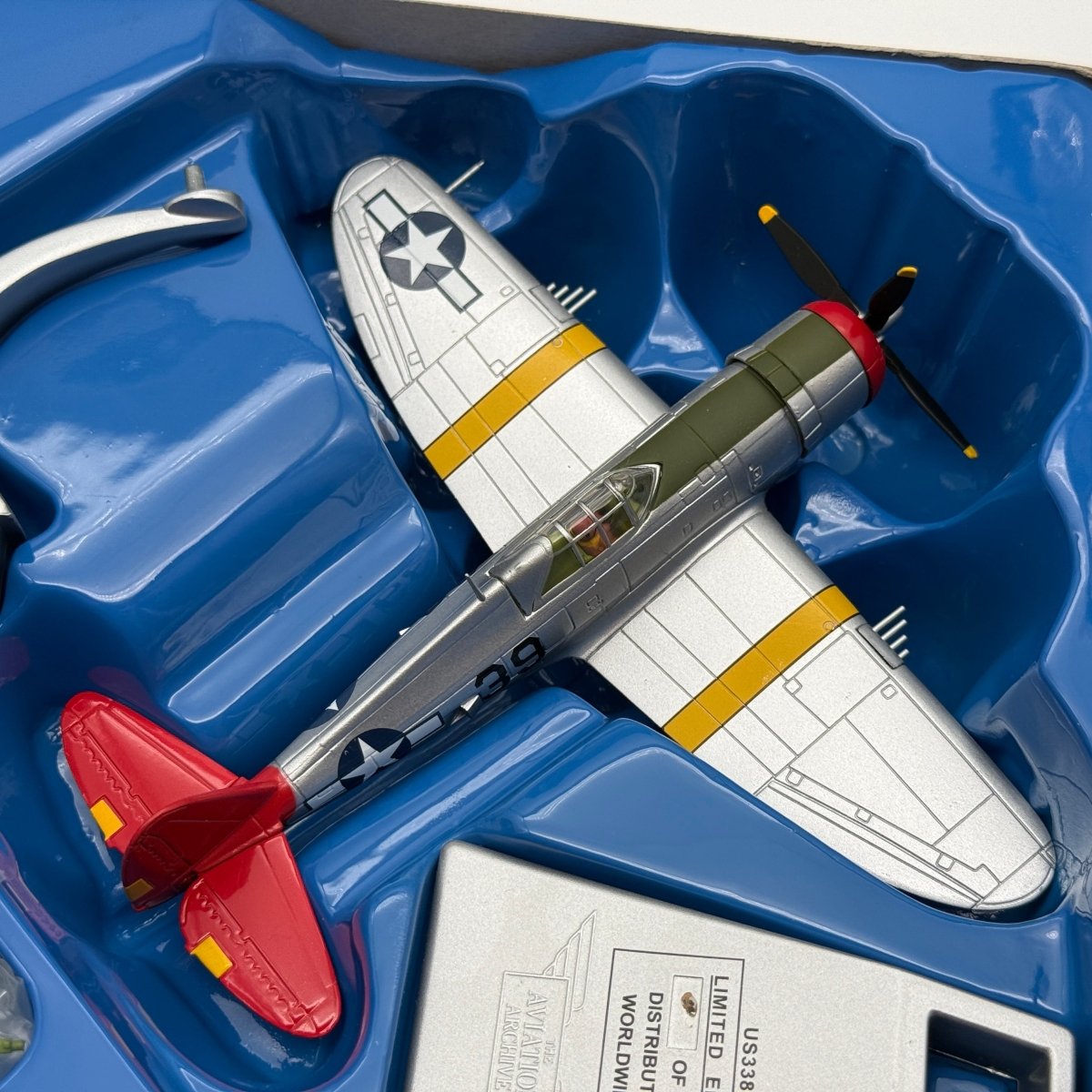 Corgi US33813 1:72 Republic P-47D Thunderbolt White 22 302nd FS 332nd FG Italy 1944 - Corgi