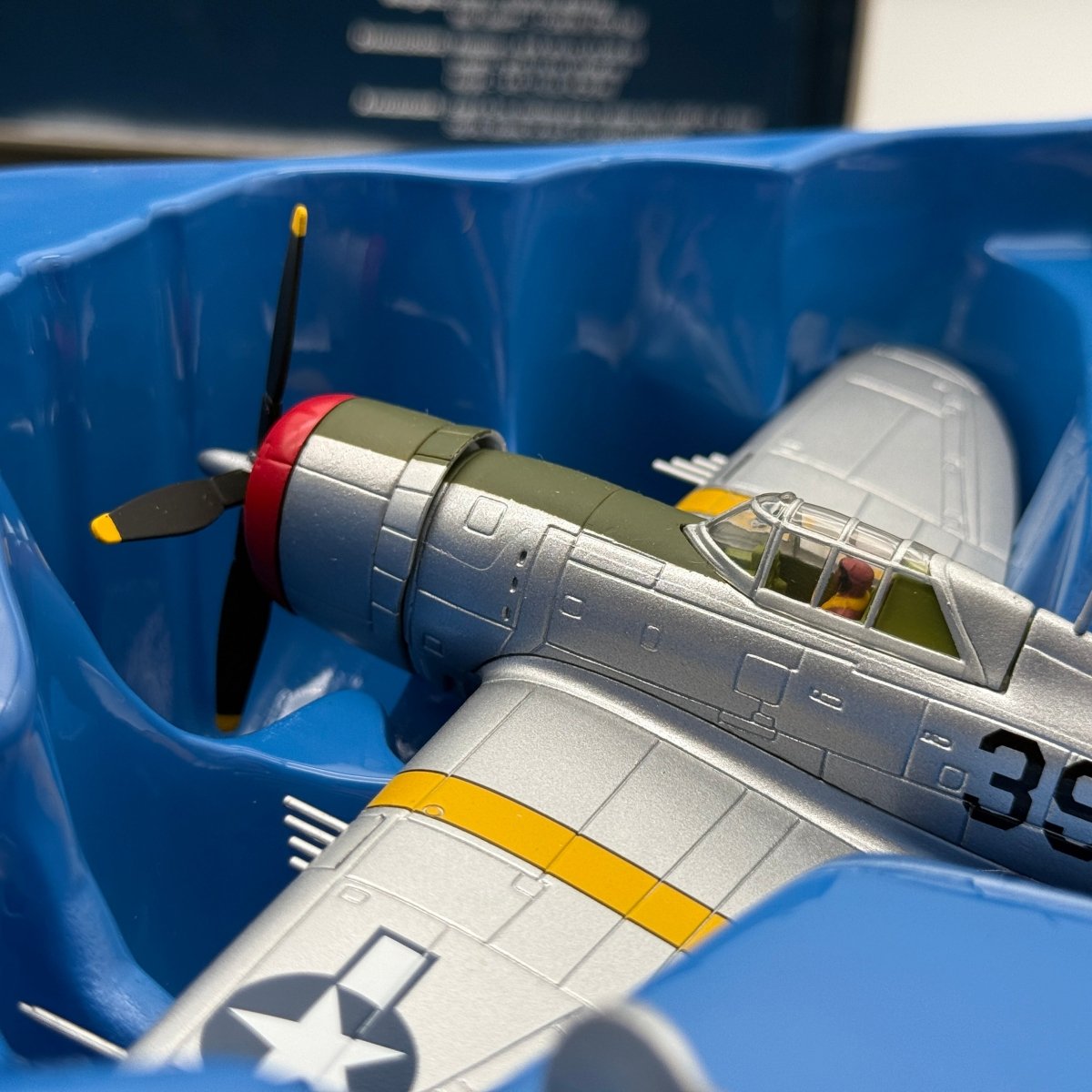 Corgi US33813 1:72 Republic P-47D Thunderbolt White 22 302nd FS 332nd FG Italy 1944 - Corgi