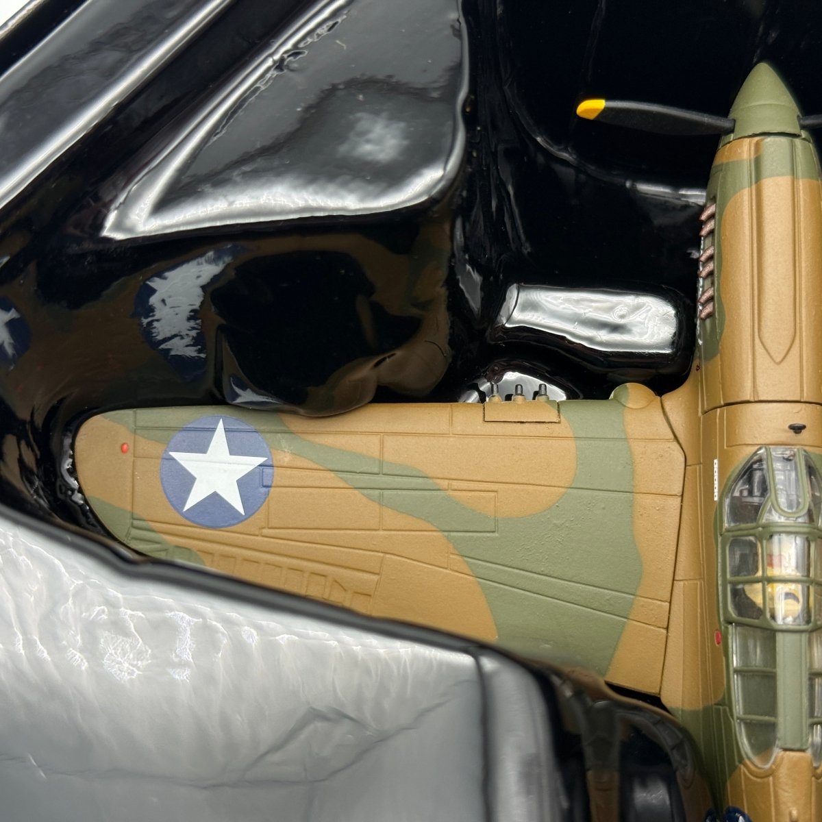 Corgi US35213 1:72 Curtiss P - 40E Warhawk USAAF 49th FG Texas Longhorn - Corgi