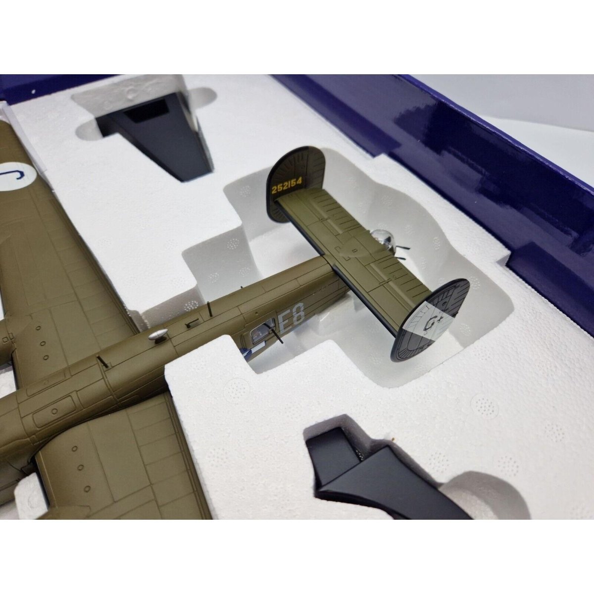 Corgi Aviation Archive 1:72 USAAF Consolidated B - 24 Liberator 'Male Call' AA34018 - Corgi