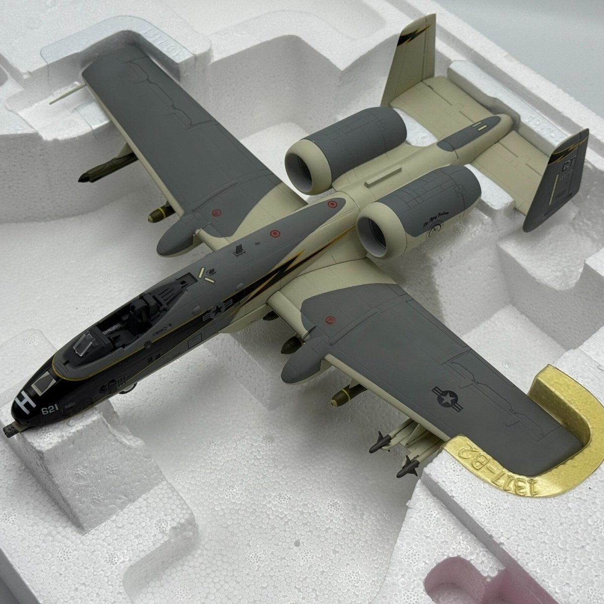 Franklin Mint 1:48 A - 10 Black Lightning Diecast Aircraft Model B11E758 - Franklin Mint