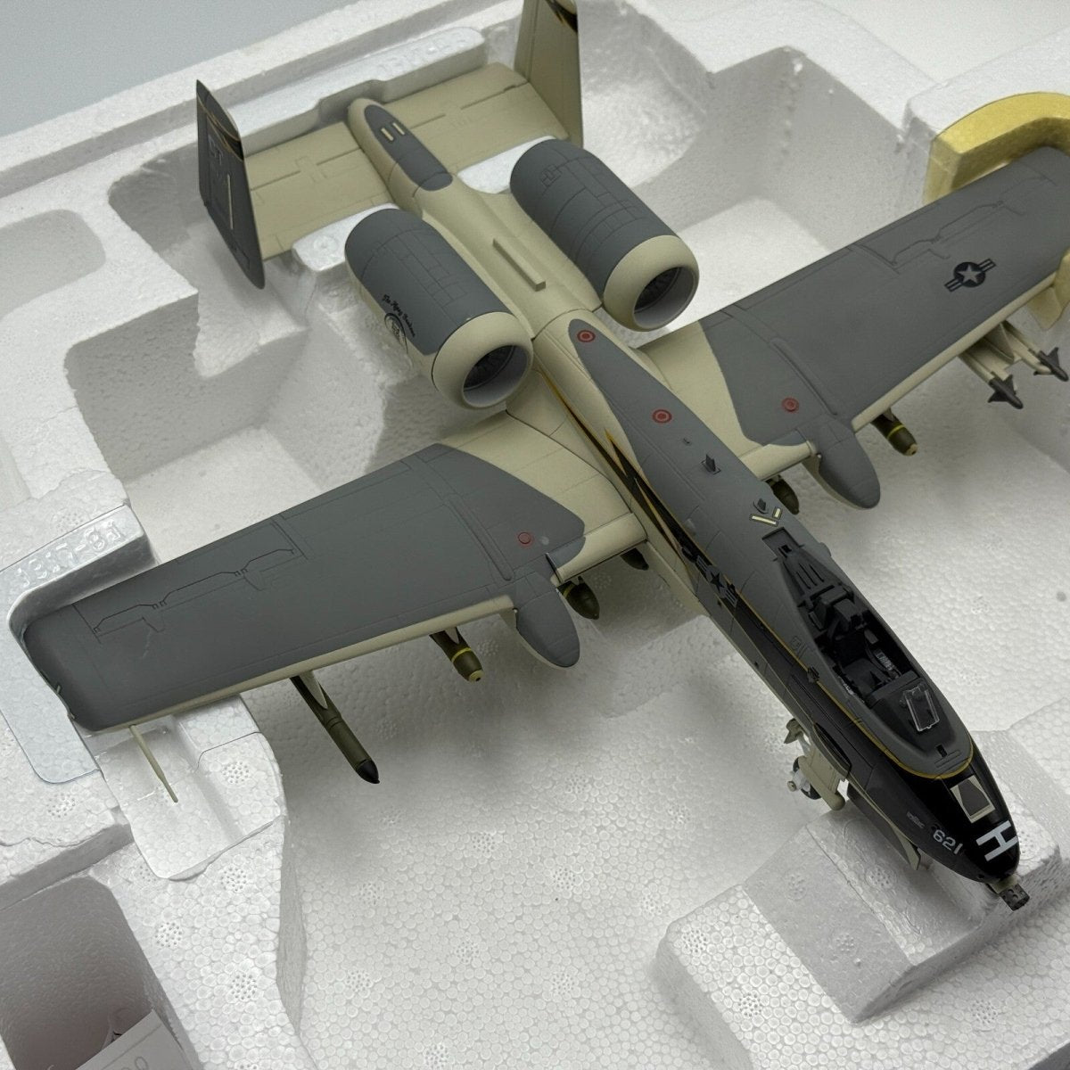 Franklin Mint 1:48 A - 10 Black Lightning Diecast Aircraft Model B11E758 - Franklin Mint