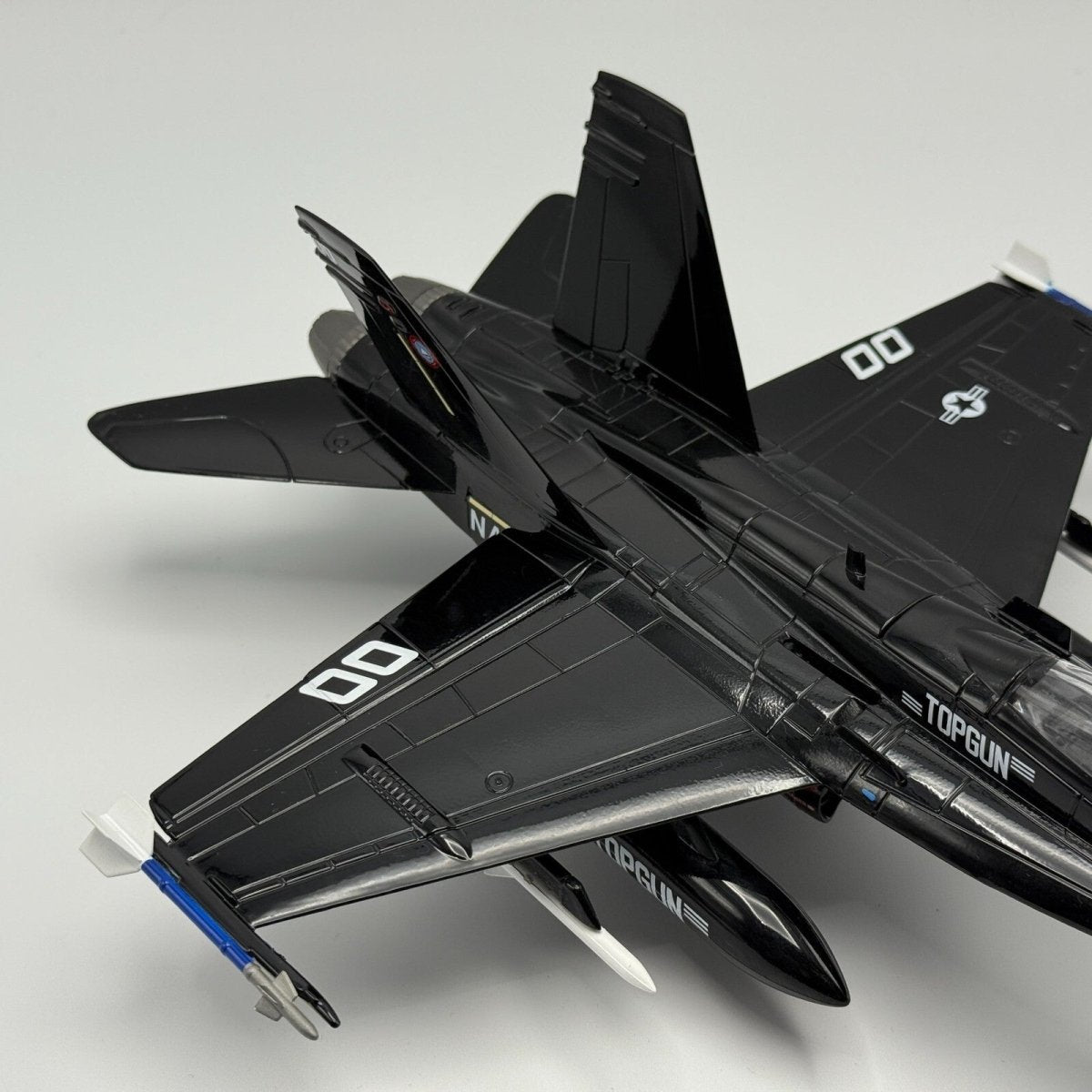 Franklin Mint 1:48 F - 18 Hornet, US Navy, Military Aviation Diecast Model 98073 - Franklin Mint