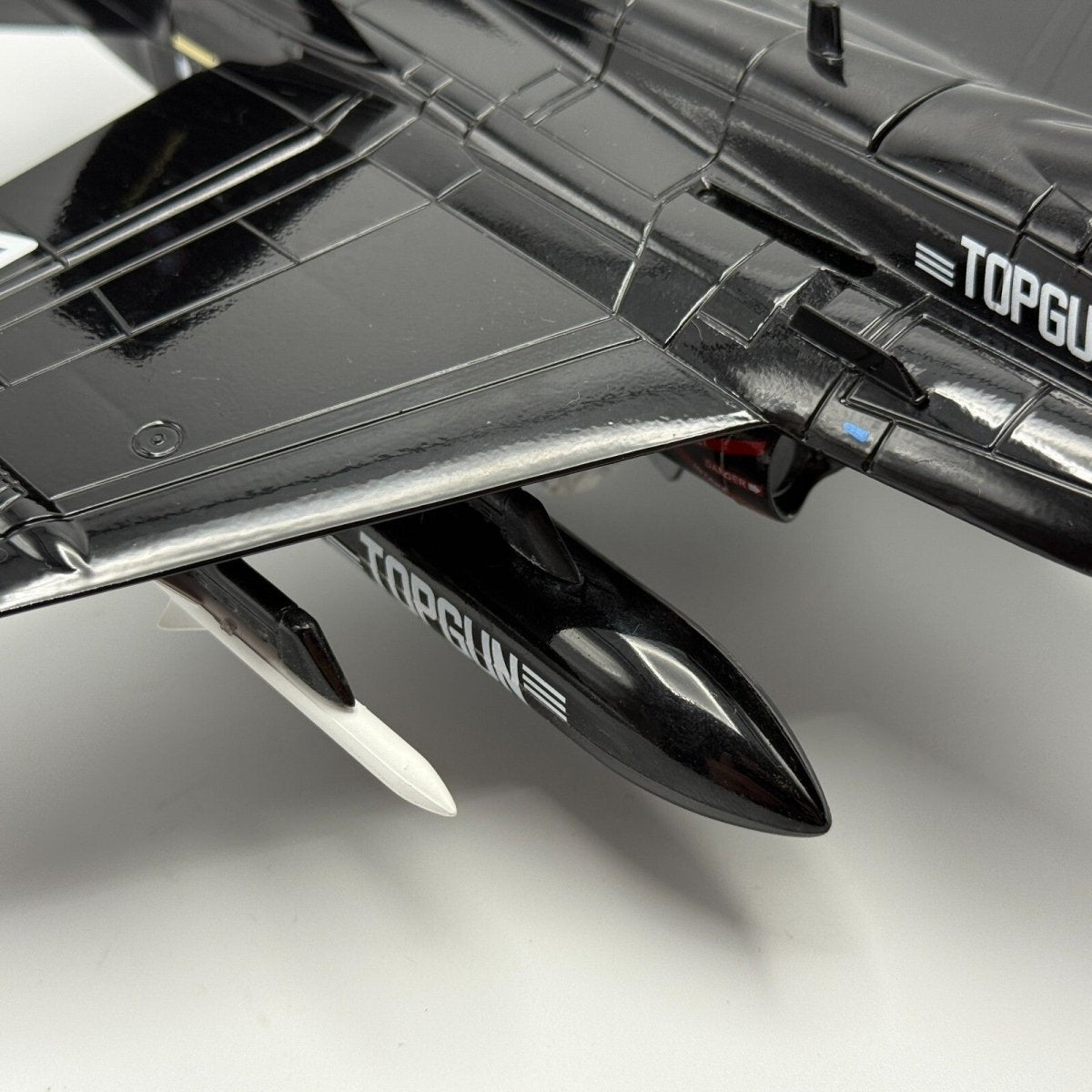 Franklin Mint 1:48 F - 18 Hornet, US Navy, Military Aviation Diecast Model 98073 - Franklin Mint