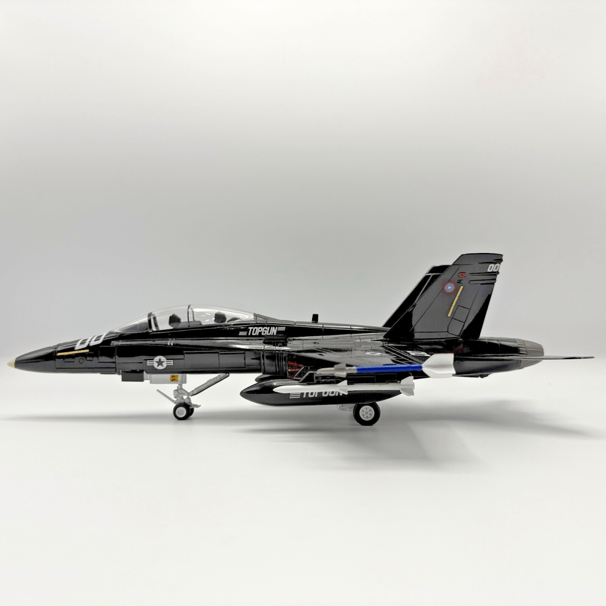 Franklin Mint 1:48 F - 18 Hornet, US Navy, Military Aviation Diecast Model 98073 - Franklin Mint