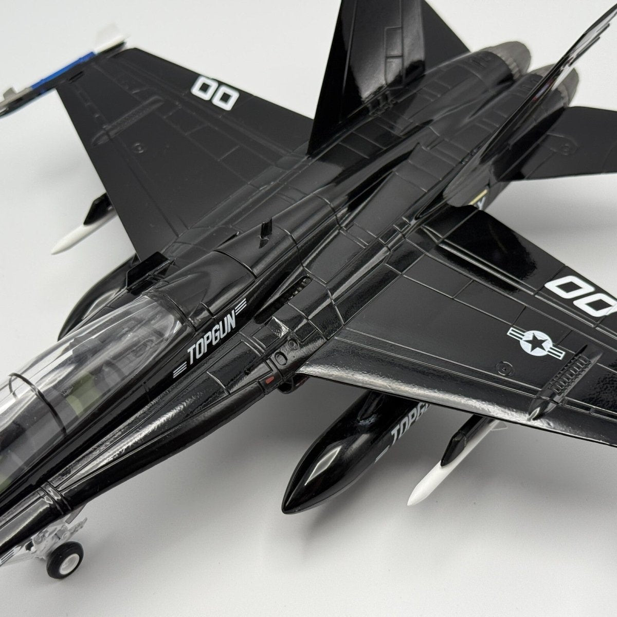 Franklin Mint 1:48 F - 18 Hornet, US Navy, Military Aviation Diecast Model 98073 - Franklin Mint