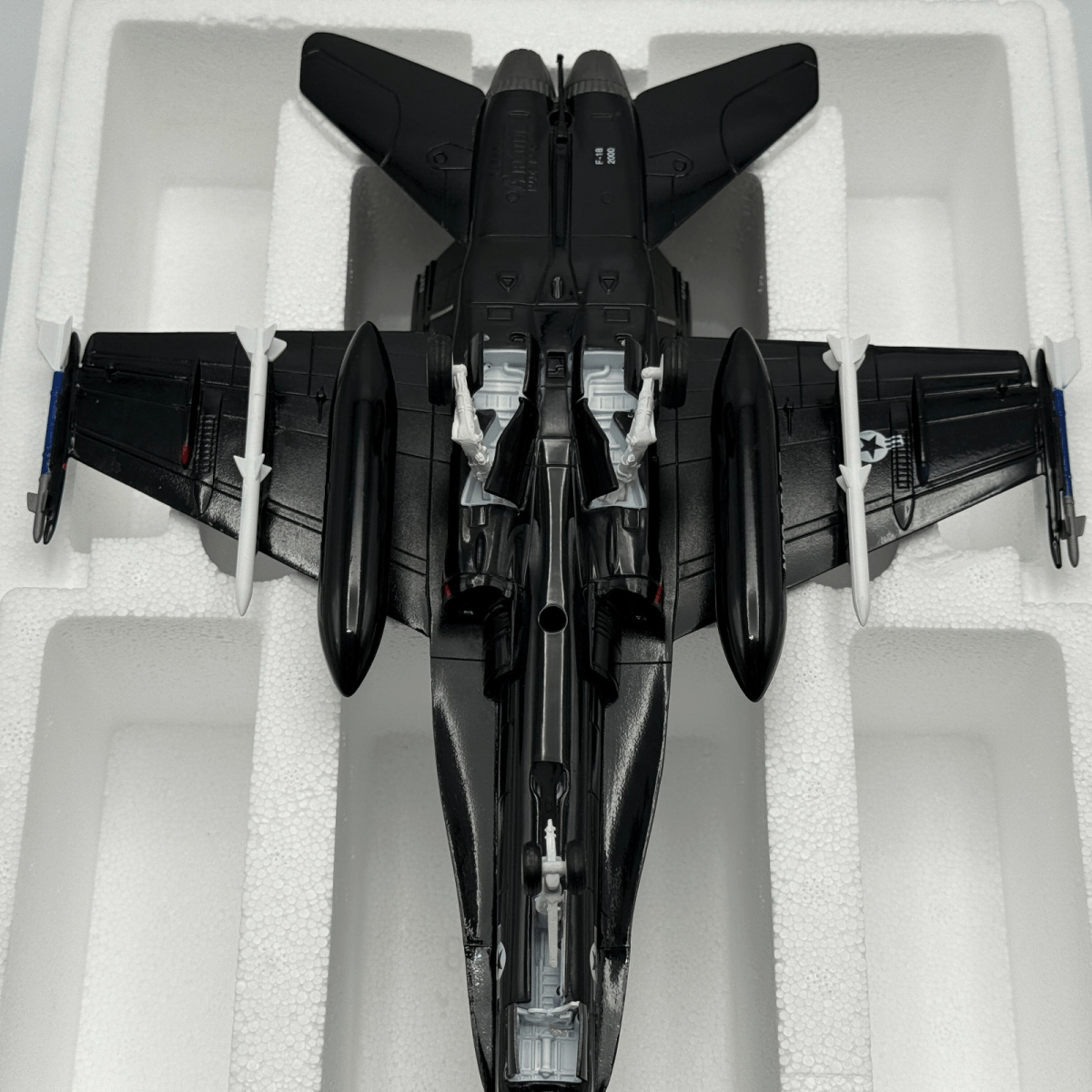 Franklin Mint 1:48 F - 18 Hornet, US Navy, Military Aviation Diecast Model 98073 - Franklin Mint