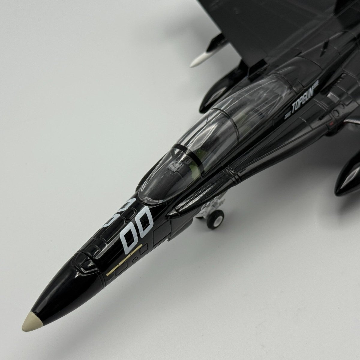 Franklin Mint 1:48 F - 18 Hornet, US Navy, Military Aviation Diecast Model 98073 - Franklin Mint