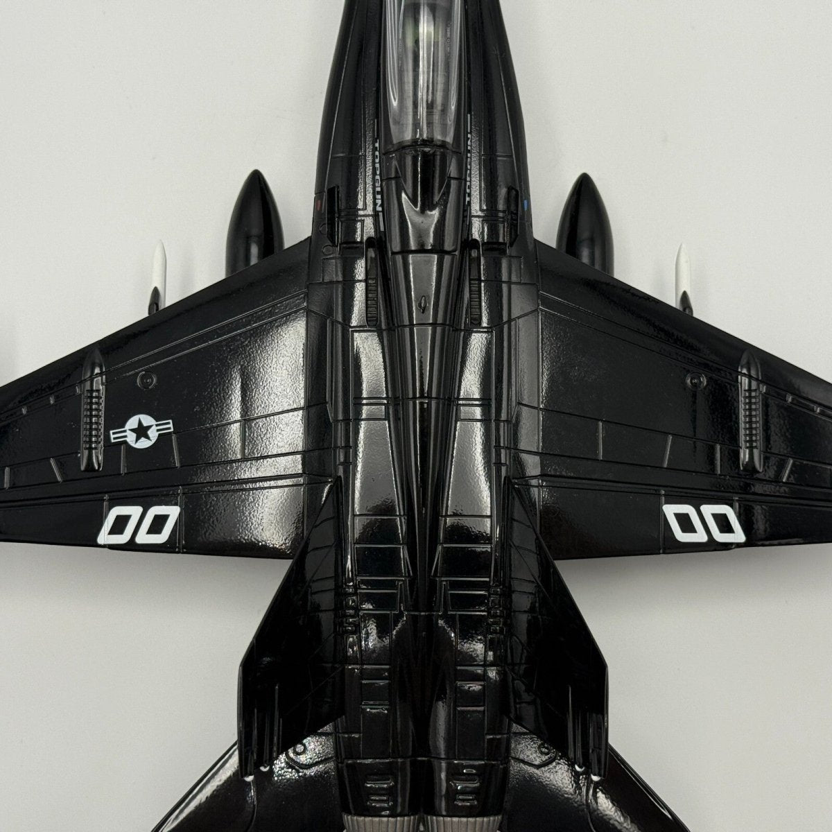 Franklin Mint 1:48 F - 18 Hornet, US Navy, Military Aviation Diecast Model 98073 - Franklin Mint