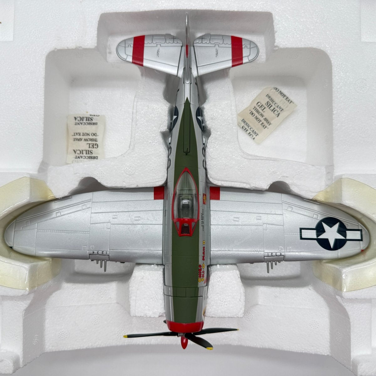 Franklin Mint 98144 1:48 Republic P-47D Thunderbolt Chief Ski-U-Mah II Lt Duane Buholz 509th FS 405th FG WWII - Franklin Mint