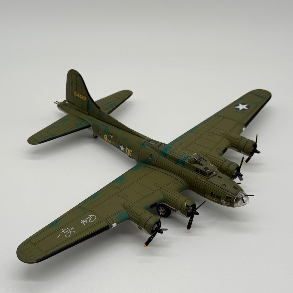 Franklin Mint B11A629 1:96 B - 17F Flying Fortress Memphis Belle Signed Edition - Franklin Mint