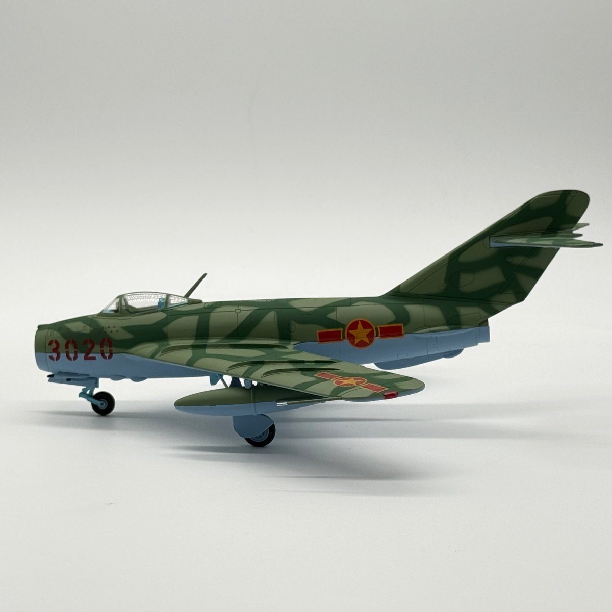 Franklin Mint B11E201 1:48 MiG-17F 3020 North Vietnamese Air Force Colonel Tomb Vietnam War - Franklin Mint