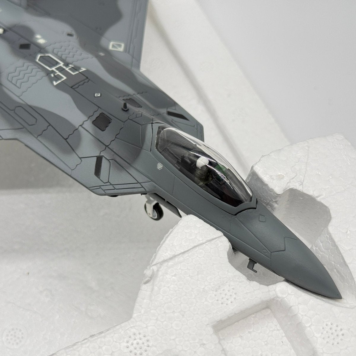Gaincorp 6002 1:72 Lockheed F - 22A "Raptor 02" - GAINCORP