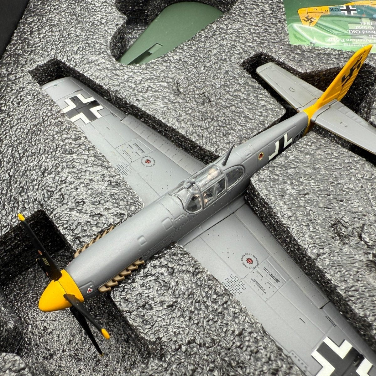 Gemini Aces 1:72 P - 51B Mustang 'Wanderzikus' Captured Mustang GALFT2007 - Gemini Aces
